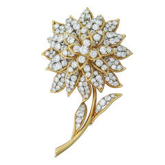 1950s Impressive 10.00ctw Diamond Gold Flower Brooch Pin