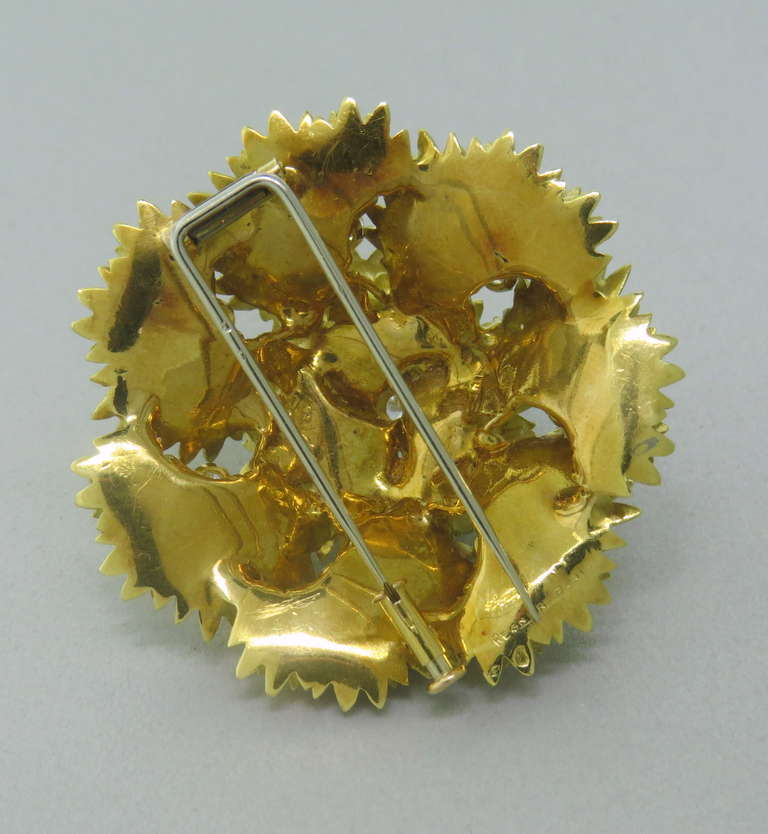 1970s Regner French Yellow Gold Diamond Brooch Pin In Excellent Condition In Lambertville, NJ