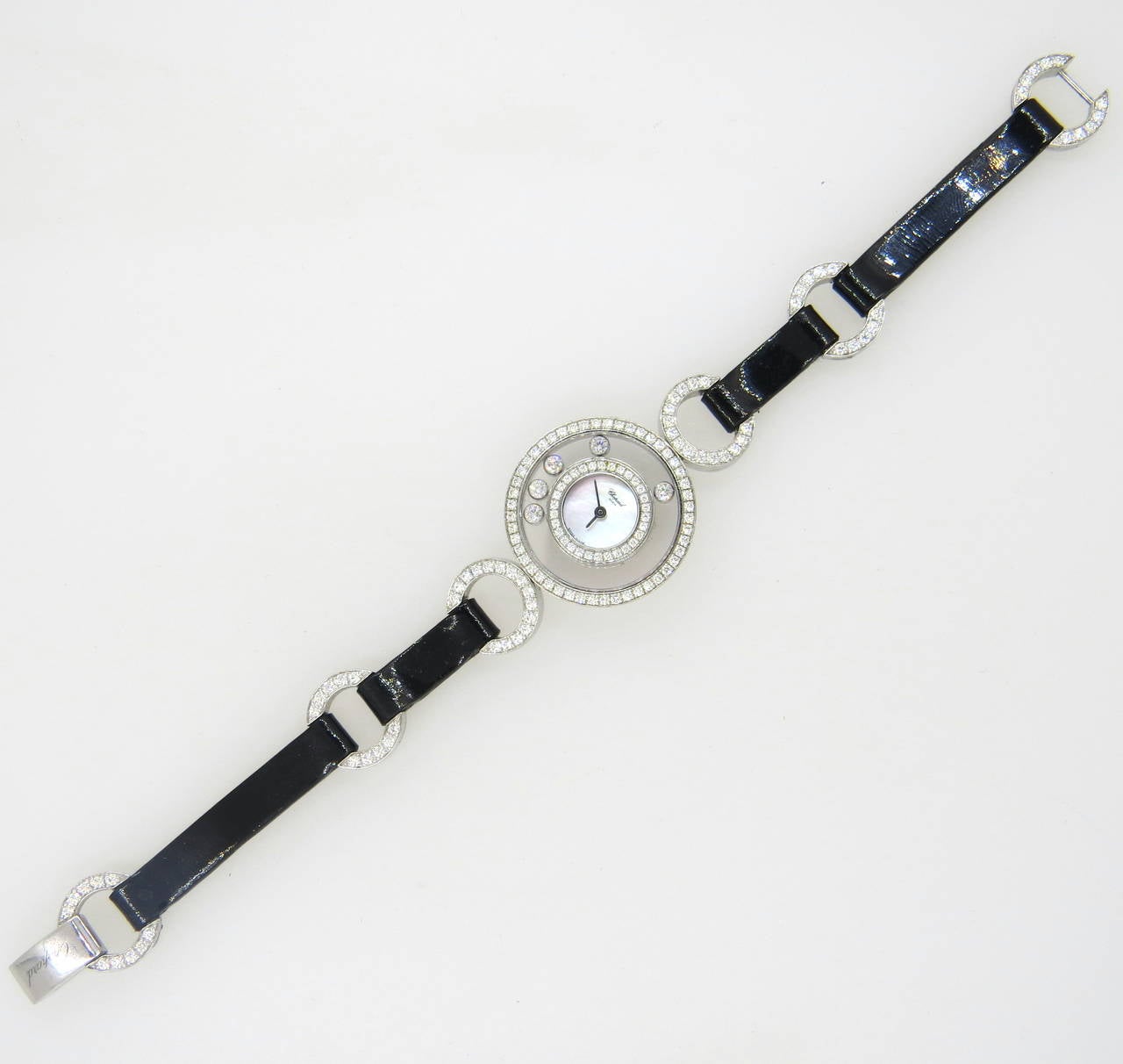 Chopard Lady's White Gold Diamond Mother-of-Pearl Dial Quartz Wristwatch In Excellent Condition In Lambertville, NJ