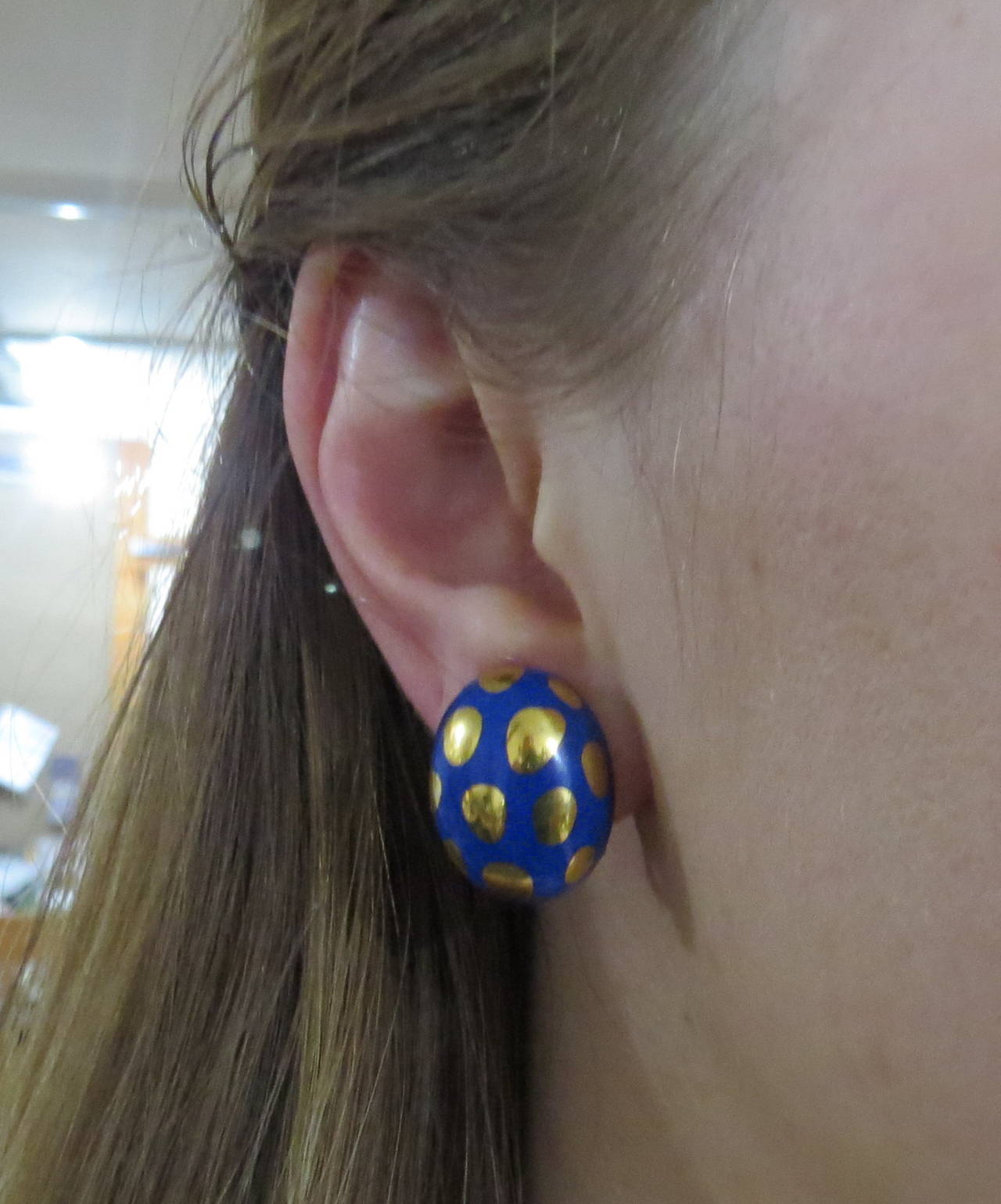 Tiffany & Co Positive Negative Lapis Inlay Gold Earrings In Excellent Condition In Lambertville, NJ