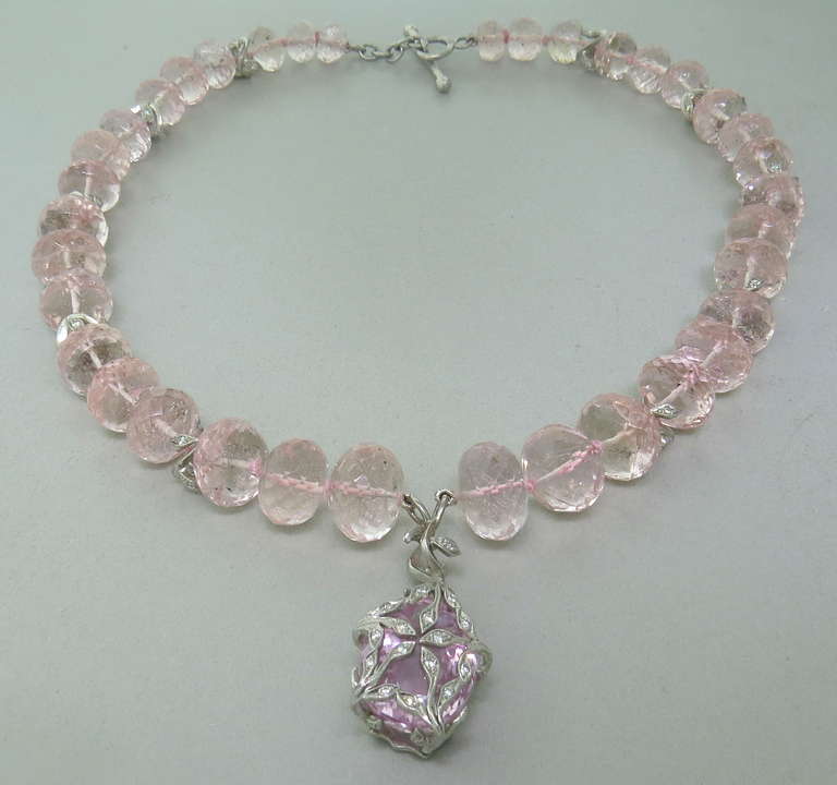 Cathy Waterman platinum necklace with toggle closure,featuring 9.3mm to 14mm kunzite beads and diamonds.Necklace is 17