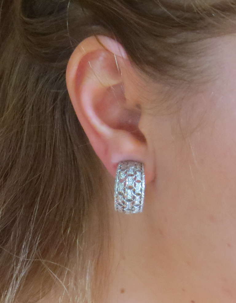 Mario Buccellati Diamond Gold Oval Hoop Earrings For Sale 1