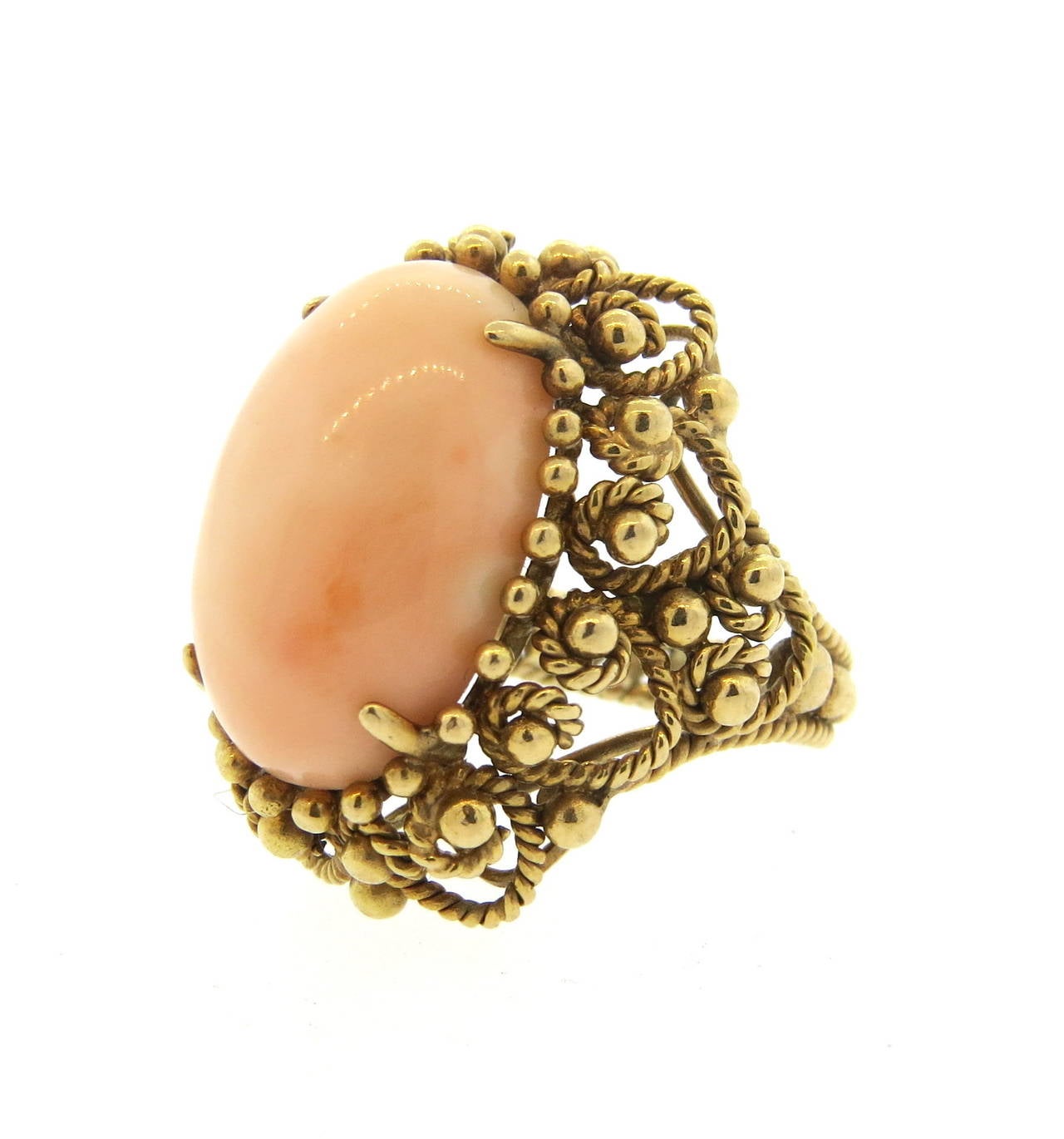 1960s Angel Skin Coral Gold Ring In Excellent Condition In Lambertville, NJ