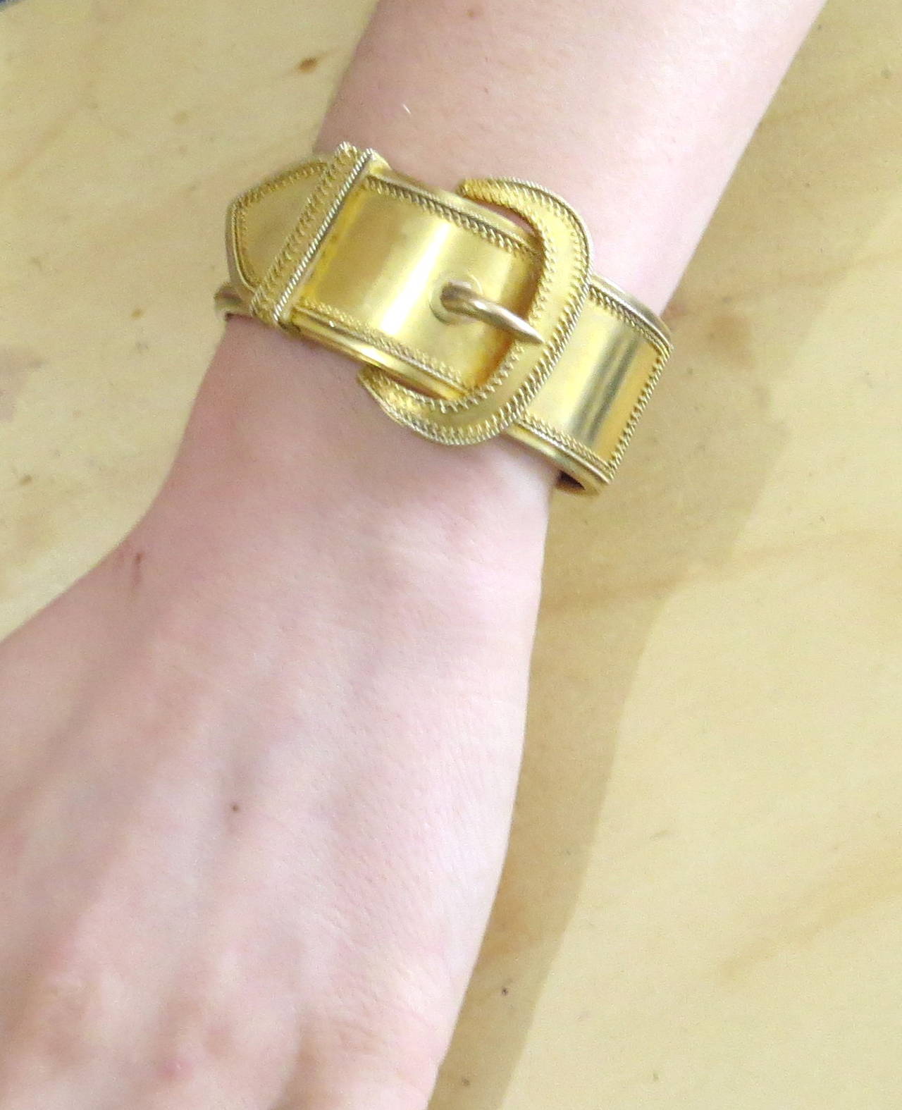 gold buckle bracelet