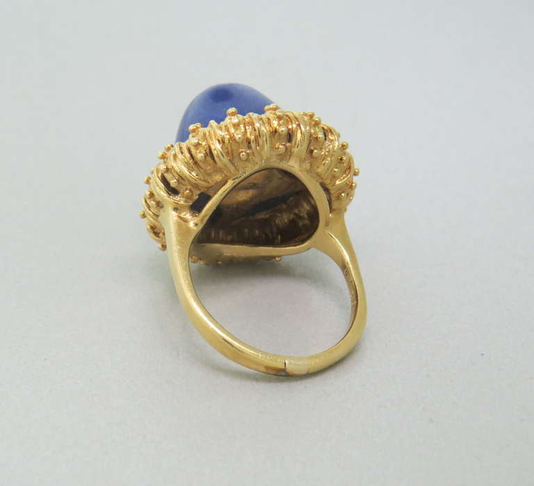 Metal: 18k Gold
Gemstone: Lapis Lazuli
Dimensions: Ring Size 7, Top Of Ring 23mm In Diameter, Sits 15mm From Finger
Weight: 14.3 grams