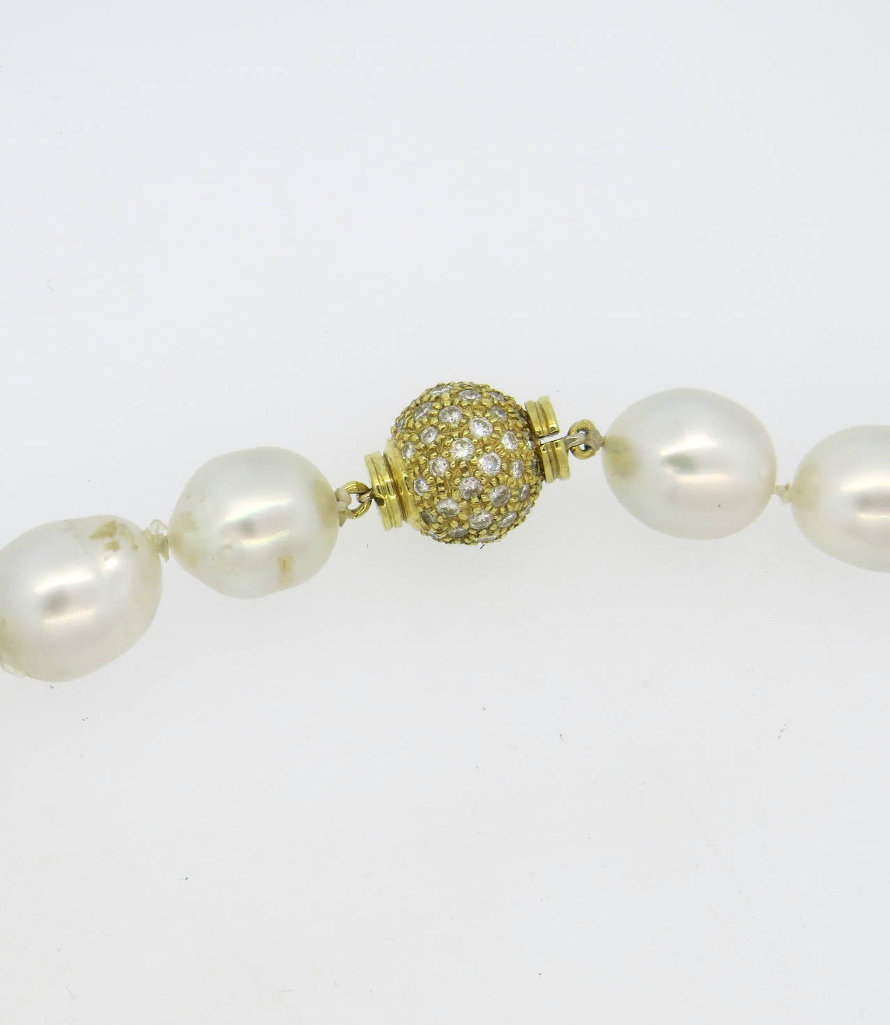Impressive South Sea Baroque Pearl Diamond Gold Necklace In Excellent Condition In Lambertville, NJ
