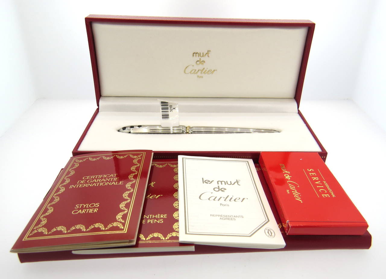 Cartier Must Panthere Platinum Finish Fountain Pen In Excellent Condition In Lambertville, NJ