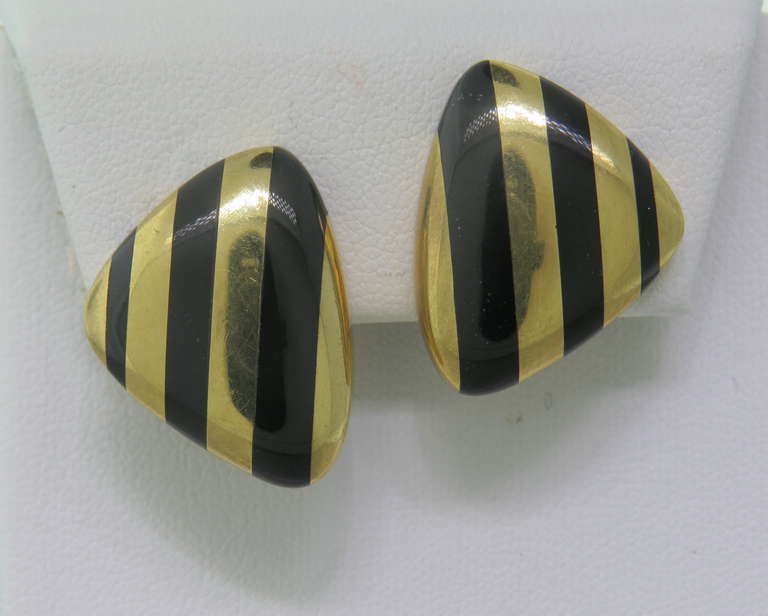 1980s 18k gold earrings by Angela Cummings with black jade inlay. Earrings are 25mm x 20mm. Marked Cummings and 18k. weight 15g