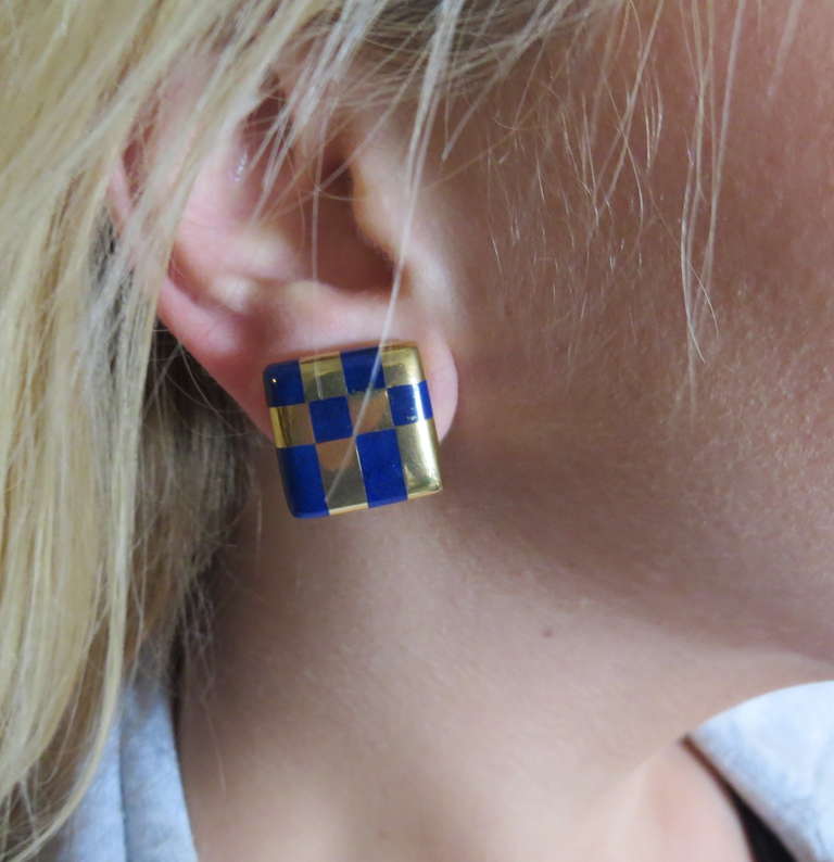 Tiffany & Co. Inlay Lapis Lazuli Gold Earrings In Excellent Condition For Sale In Lambertville, NJ