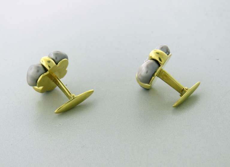 1970s Elegant Pearl Diamond Gold Cufflinks In Excellent Condition In Lambertville, NJ