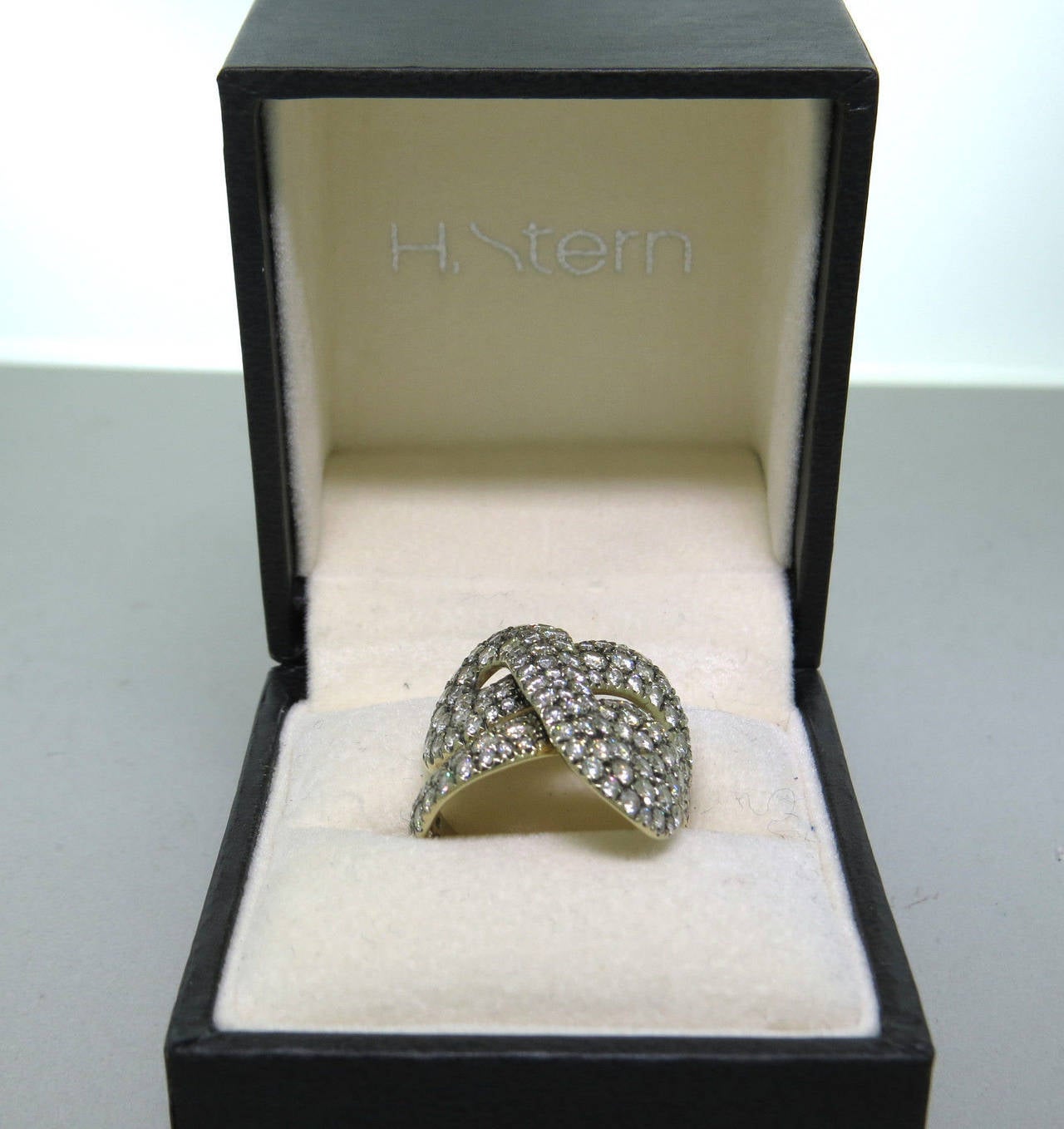 H. Stern Celtic Dunes Collection Diamond Gold Ring 3