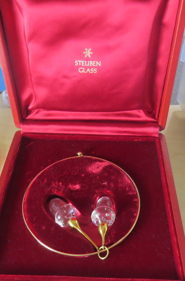 Steuben Gold Acorn Pendant Necklace In Excellent Condition In Lambertville, NJ