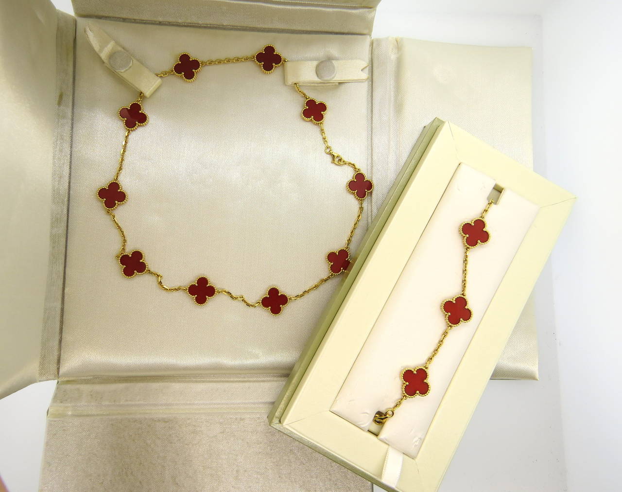 Women's Van Cleef & Arpels Vintage Alhambra Carnelian Necklace Bracelet Suite