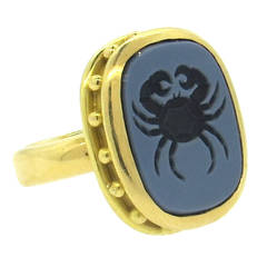 Elizabeth Locke Intaglio Gold Crab Ring