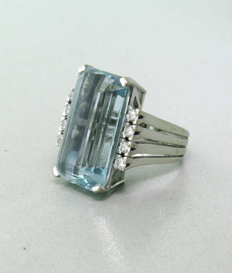 1950s Gold Aquamarine Diamond Ring In Excellent Condition In Lambertville, NJ