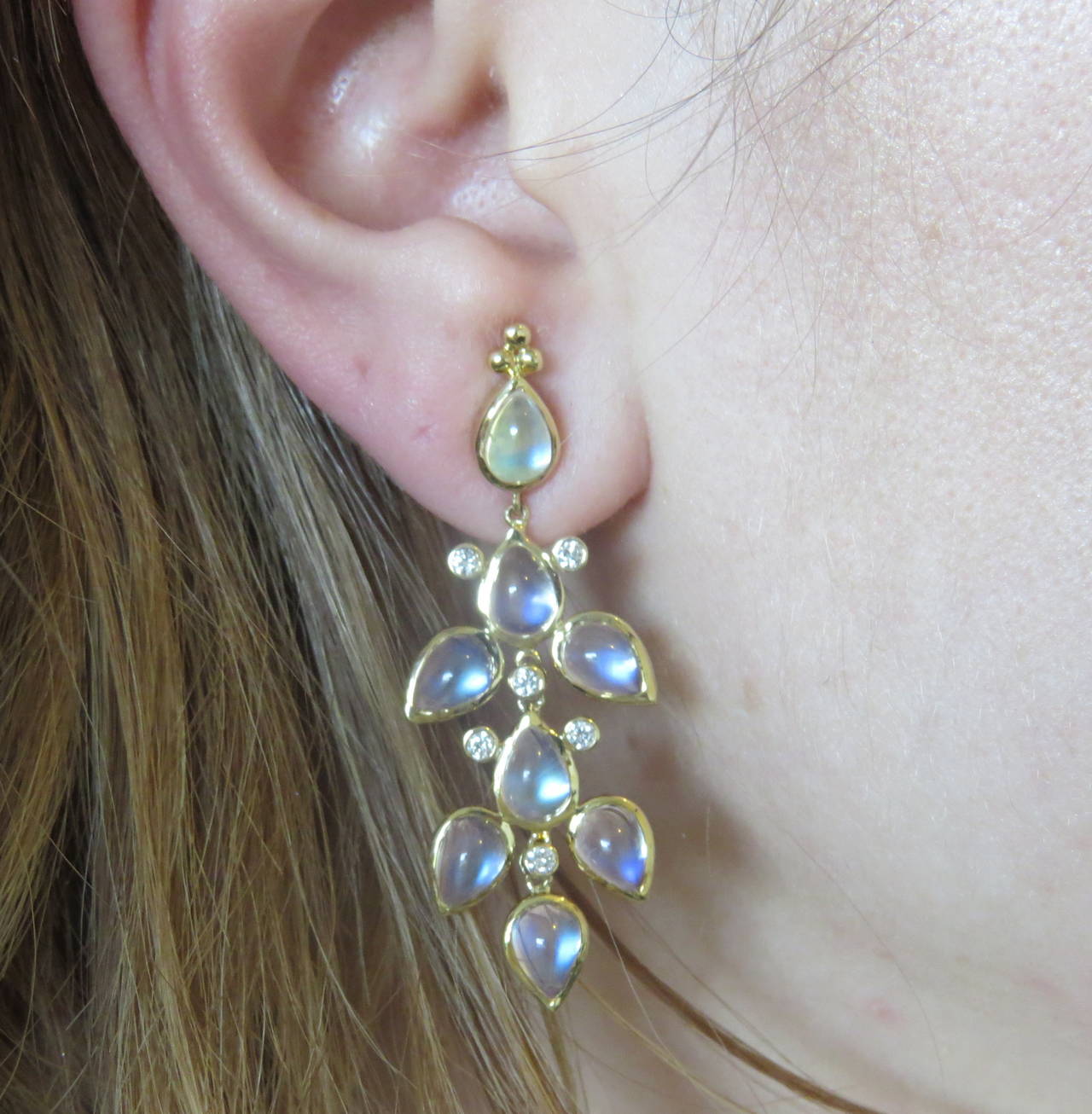 Temple St. Clair Moonstone Diamond Gold Long Drop Earrings In New Condition In Lambertville, NJ