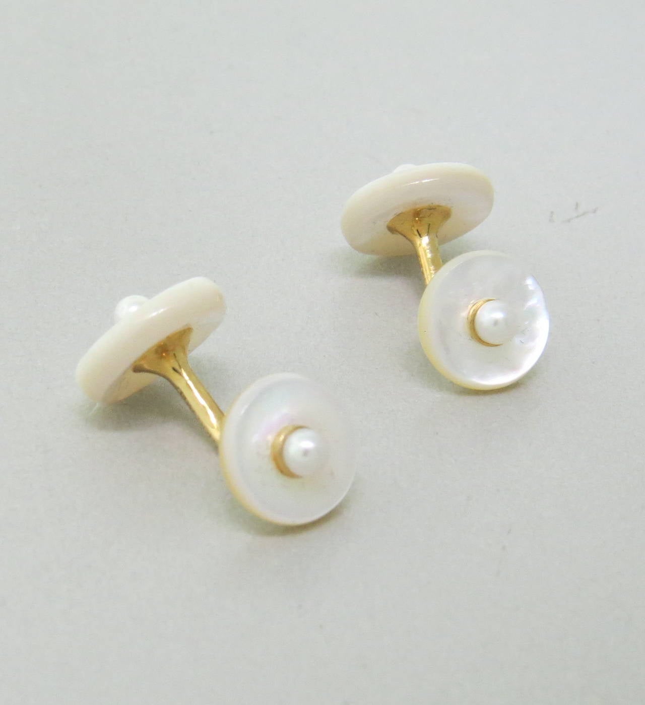 Trianon Mother of Pearl Gold Pearl Cufflinks In New Condition In Lambertville, NJ
