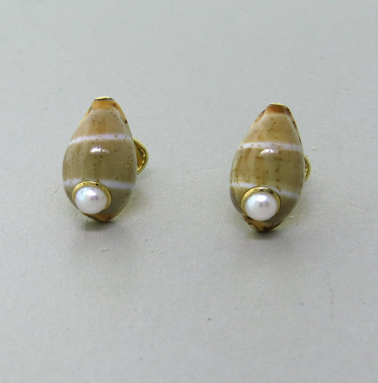 Trianon Shell Pearl Gold Cufflinks For Sale