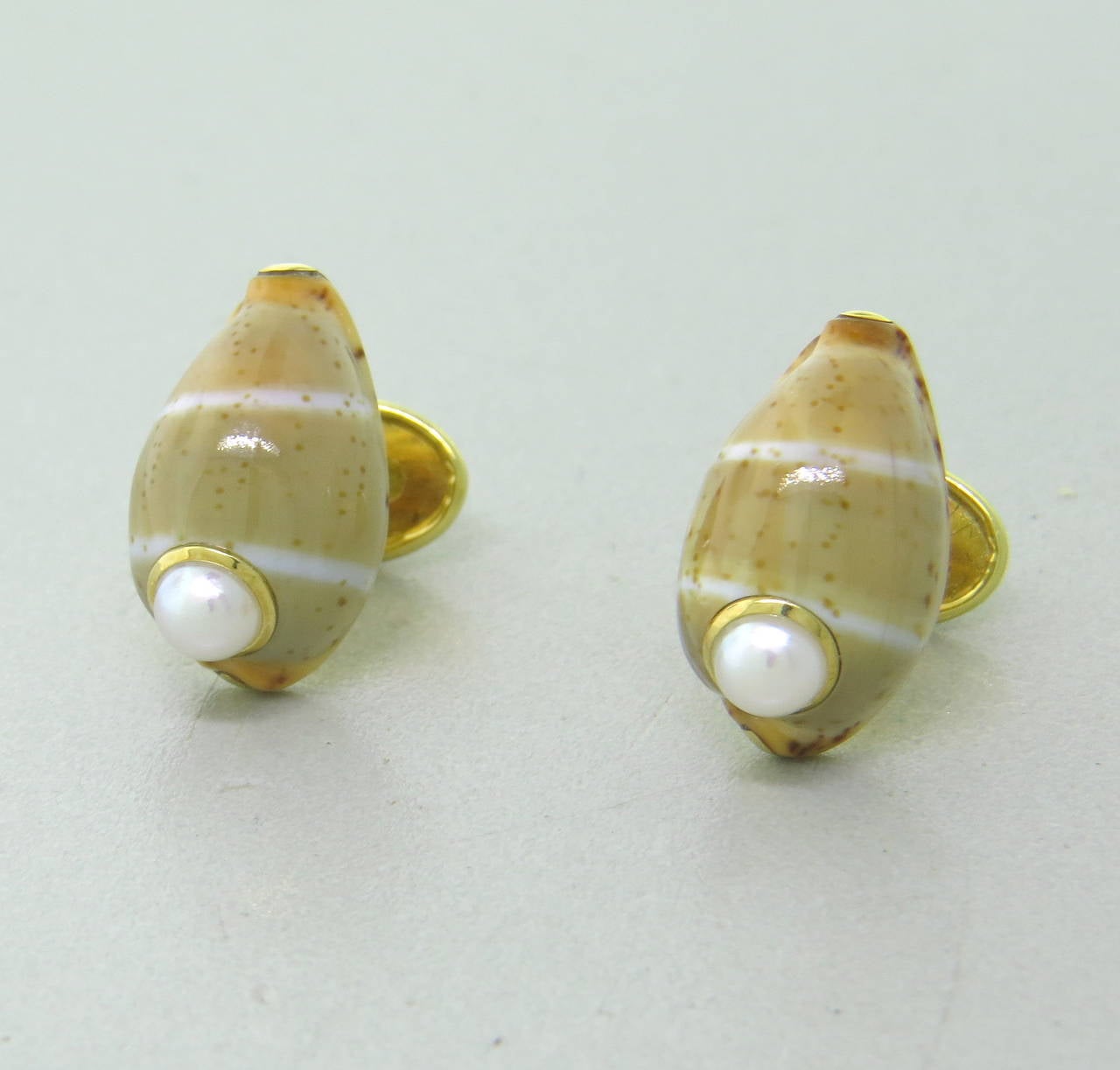 18k gold shell cufflinks by Trianon with pearls. Top of the cufflink measures 18mm x 12m.  weigh - 7 gr