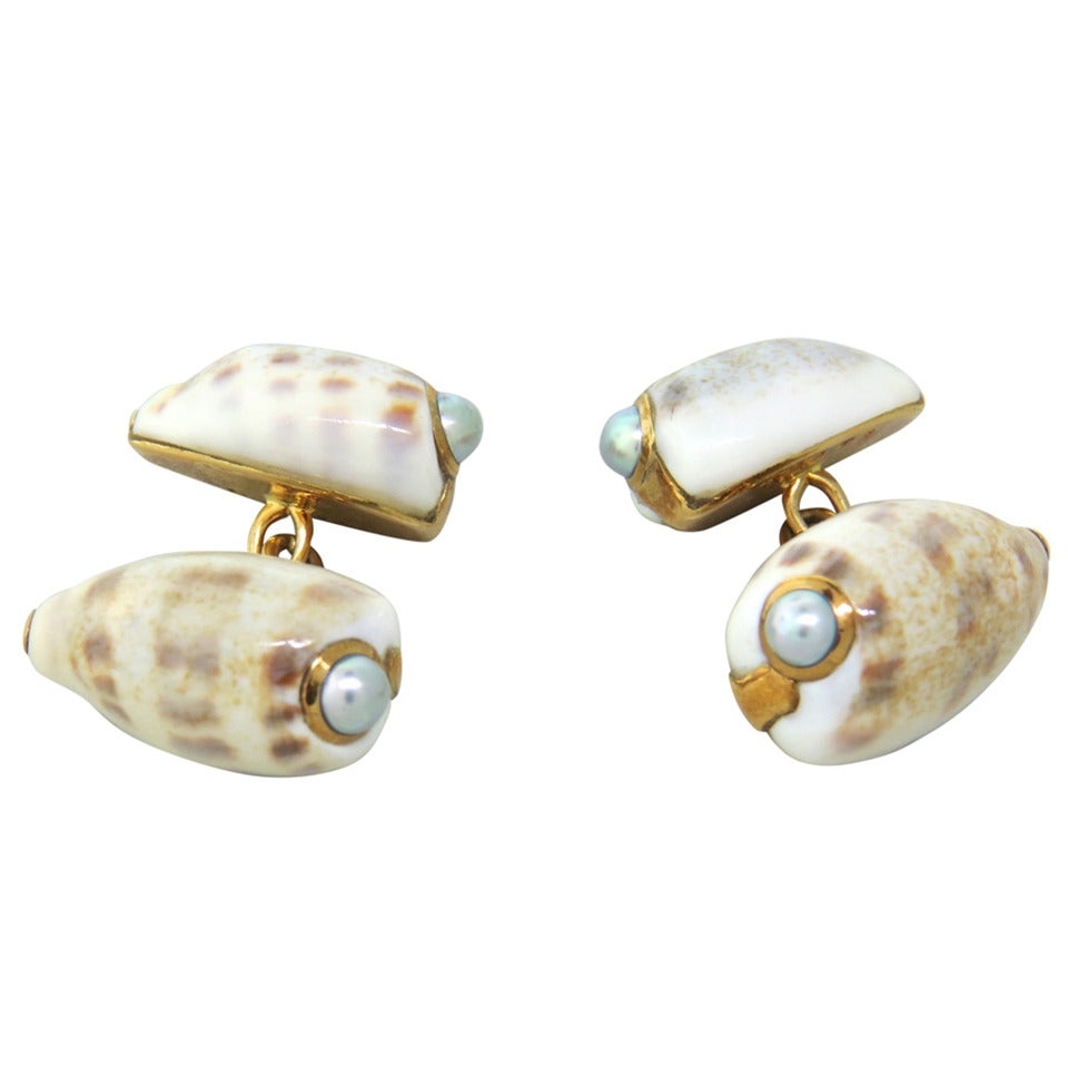 Trianon Pearl Shell Gold Cufflinks For Sale