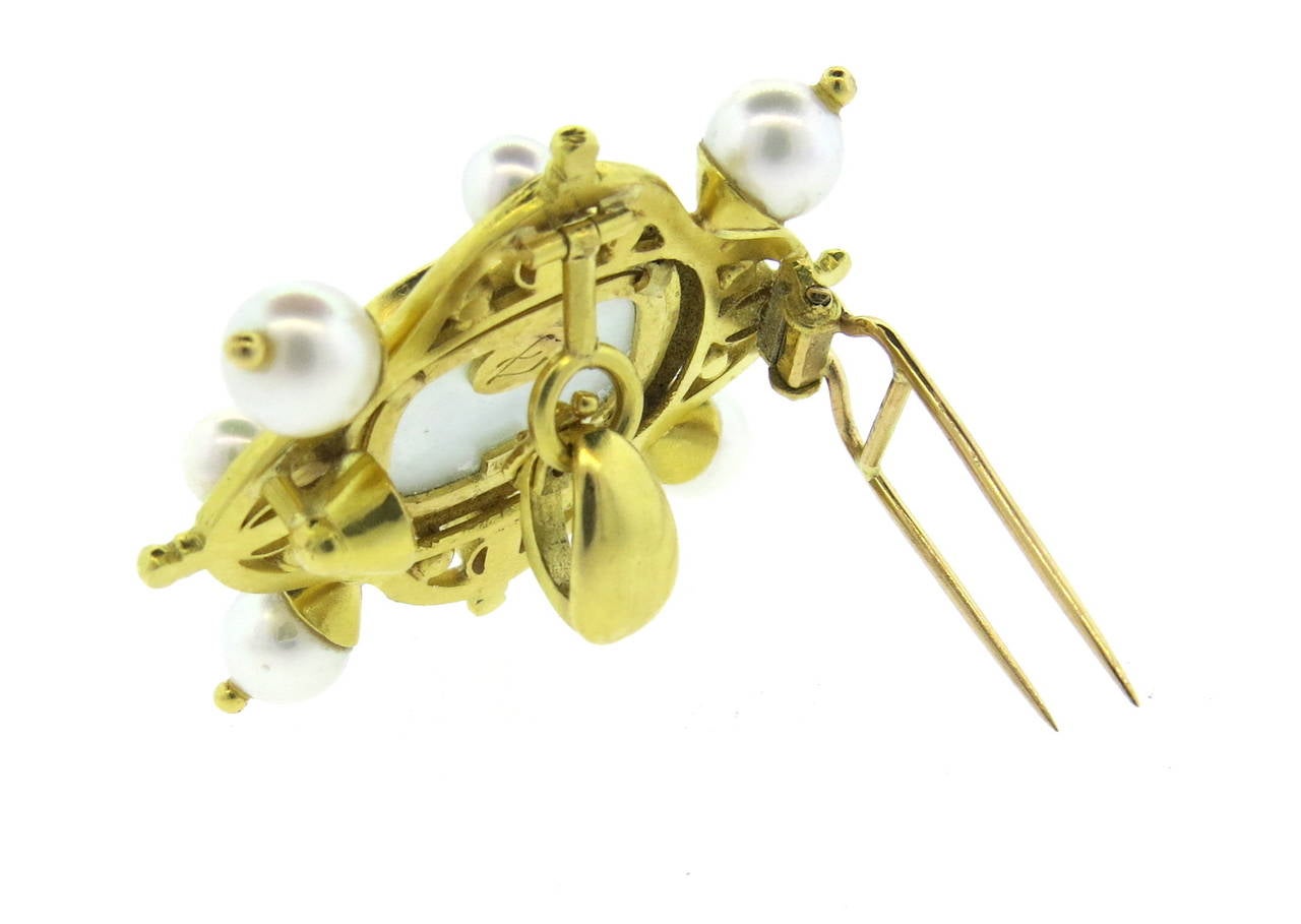 Women's Elizabeth Locke Venetian Glass Intaglio Pearl Gold Pendant Brooch