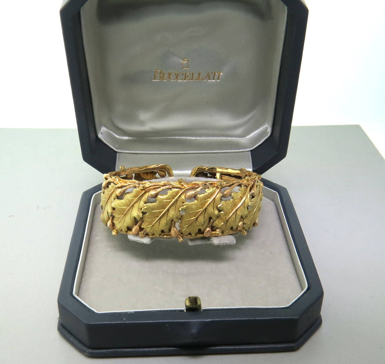 Buccellati Leaf Motif Gold Cuff Bracelet 2