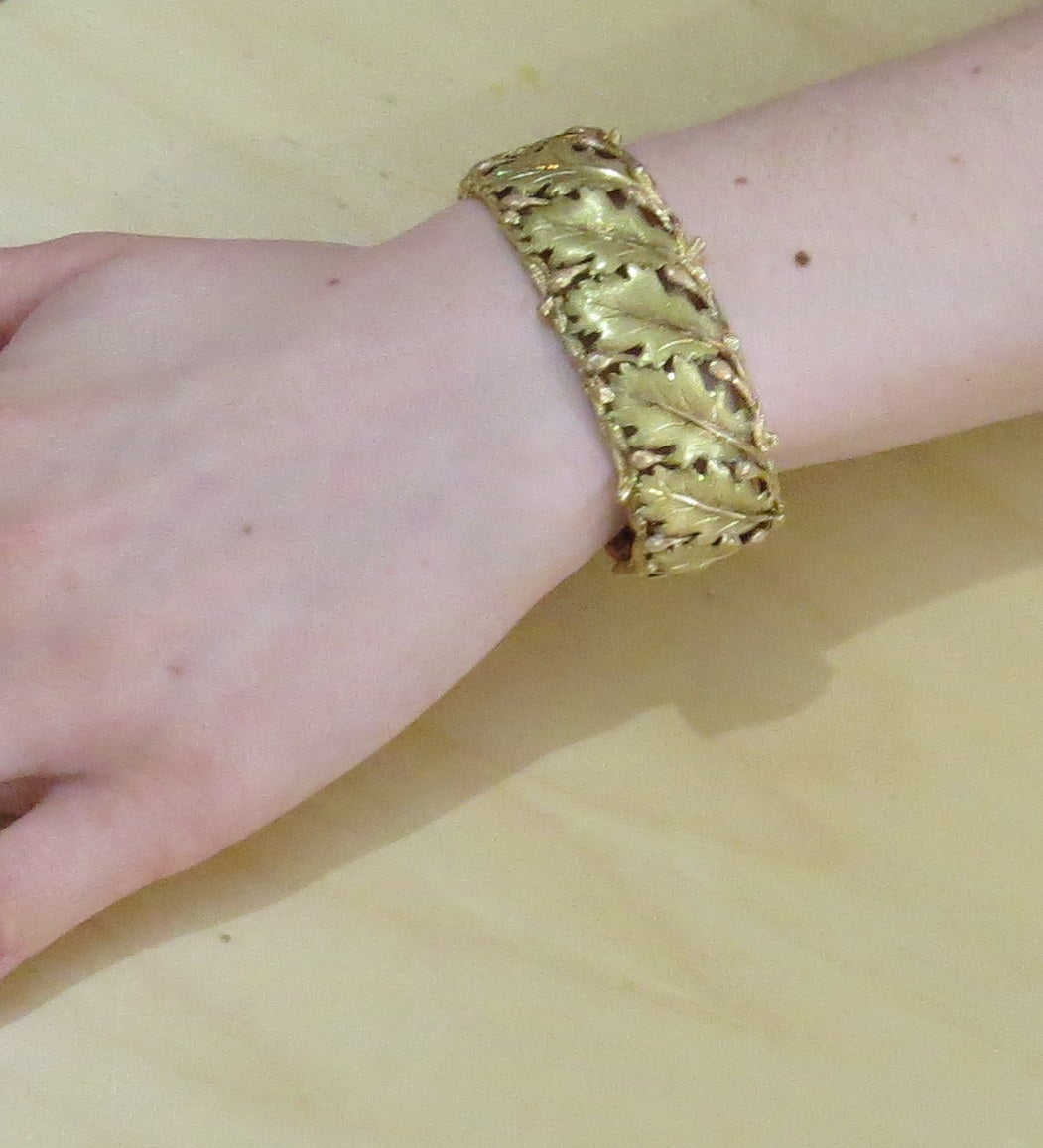 Buccellati Leaf Motif Gold Cuff Bracelet 3