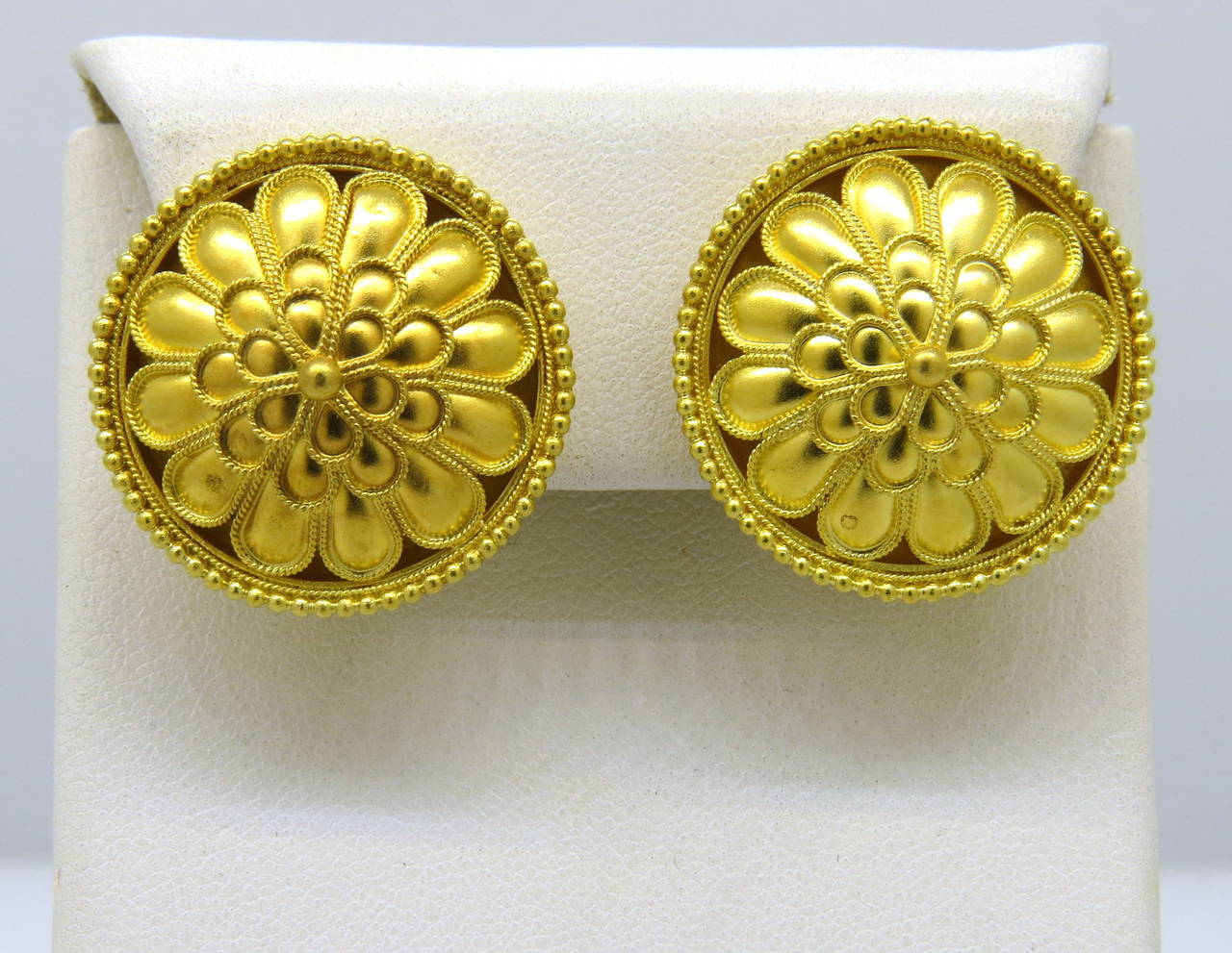 Ilias Lalaounis 18k gold earrings,measuring 26mm in diameter. Marked Greece,Lalaounis mark and 750. weight - 20.3 gr