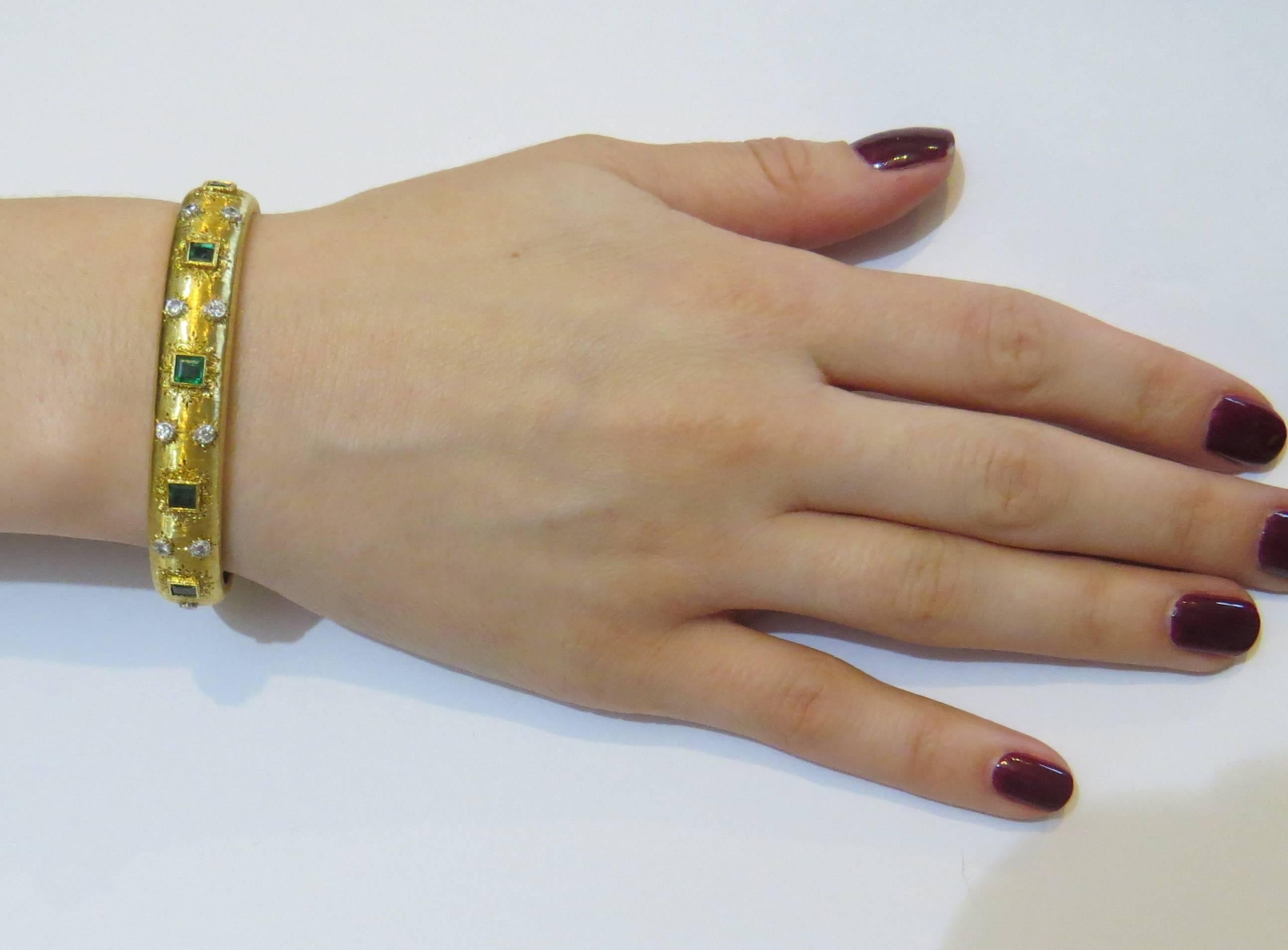 Buccellati Emerald Diamond Gold Cuff Bracelet  For Sale 1