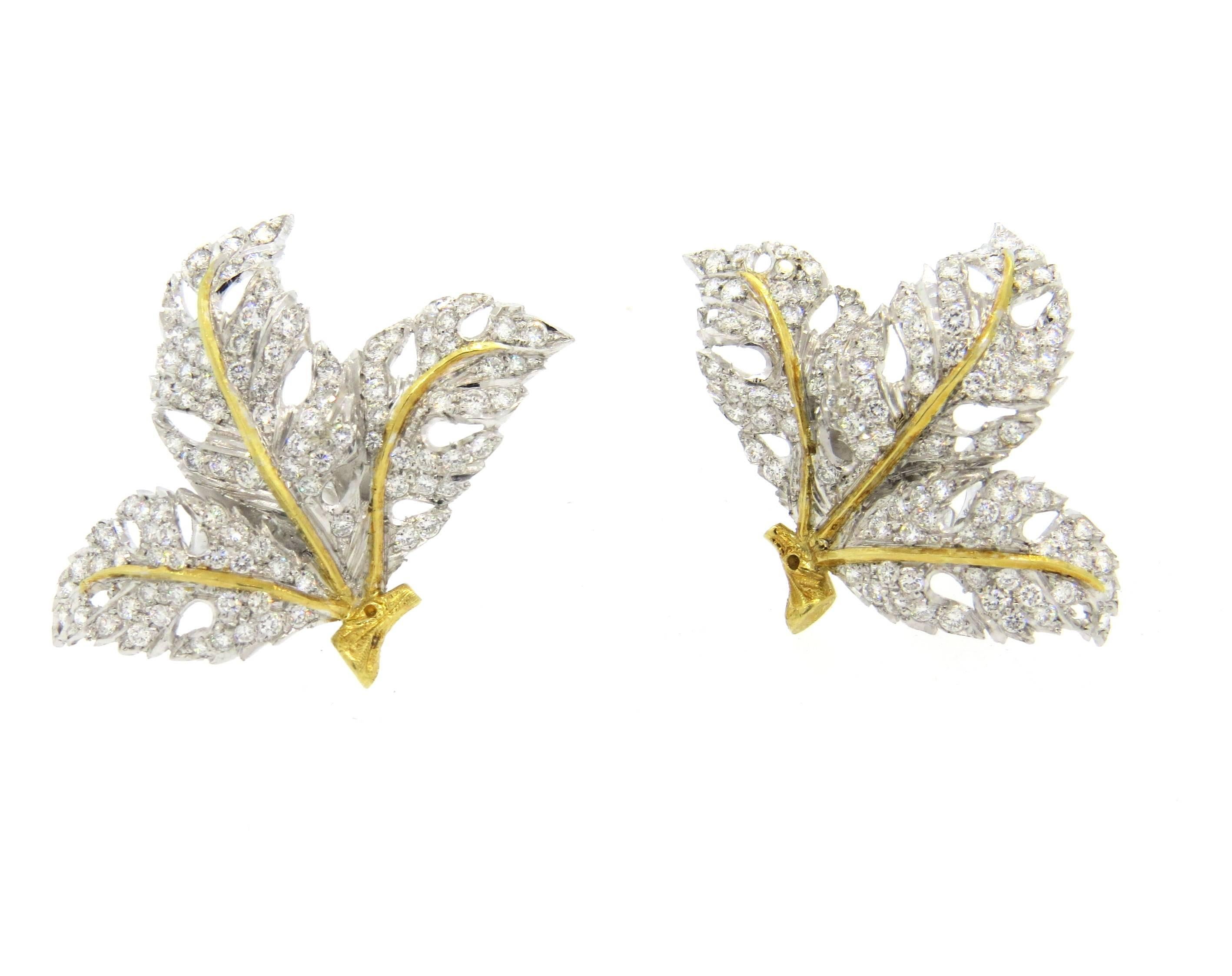 Buccellati Diamond Gold Large Leaf Earrings  In New Condition In Lambertville, NJ