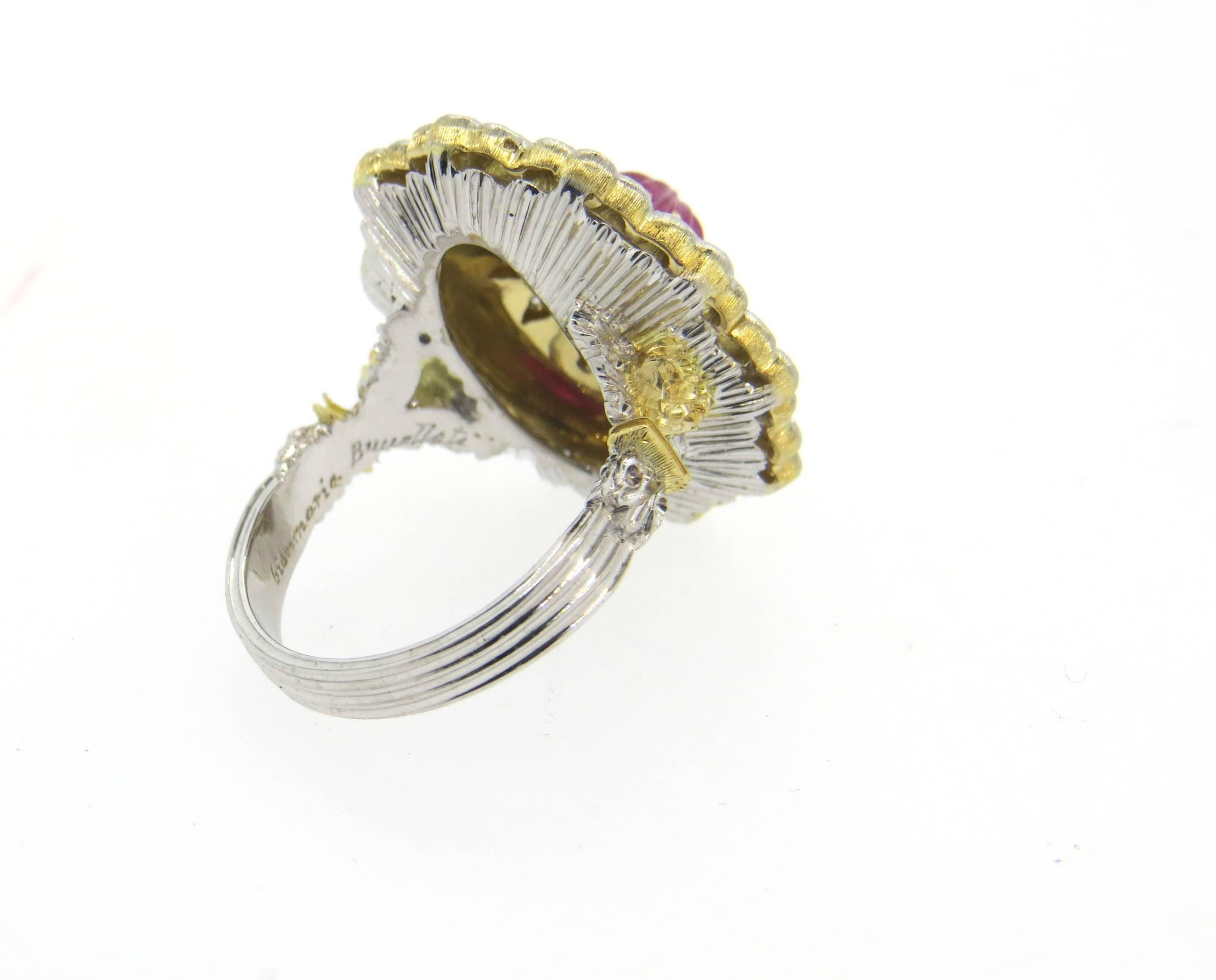 Buccellati Carved Ruby Diamond Gold Ring In Excellent Condition In Lambertville, NJ