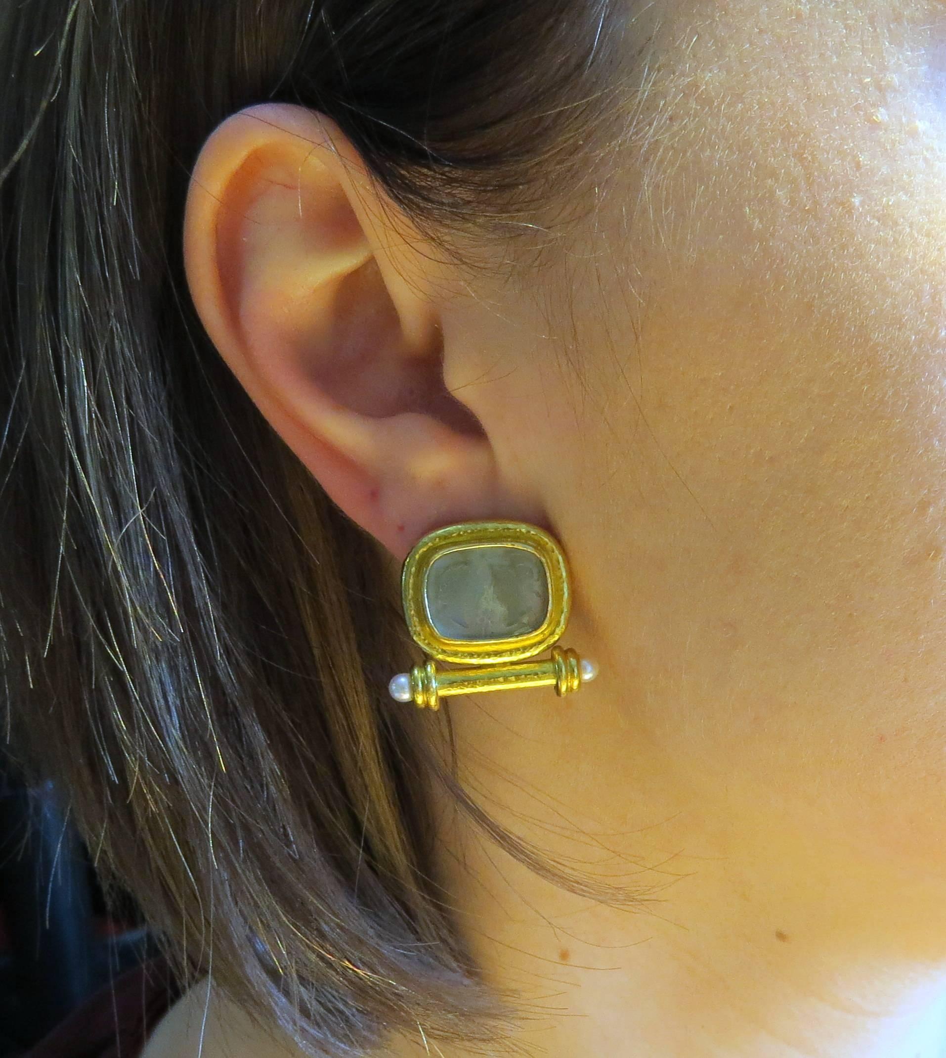 Elizabeth Locke Venetian Glass Intaglio Pearl Gold Earrings  1
