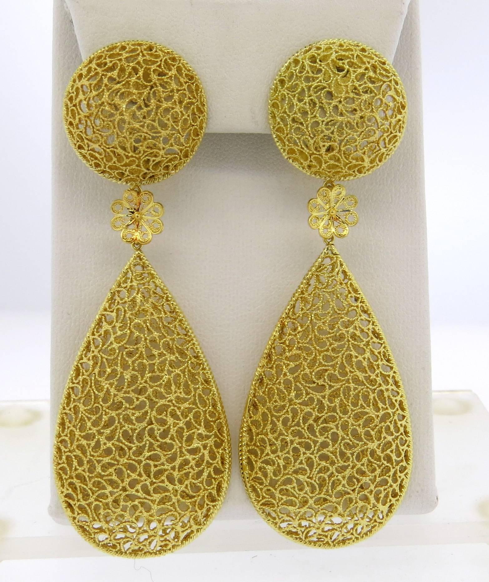 Impressive Buccellati Filidoro Gold Long Drop Earrings In New Condition In Lambertville, NJ