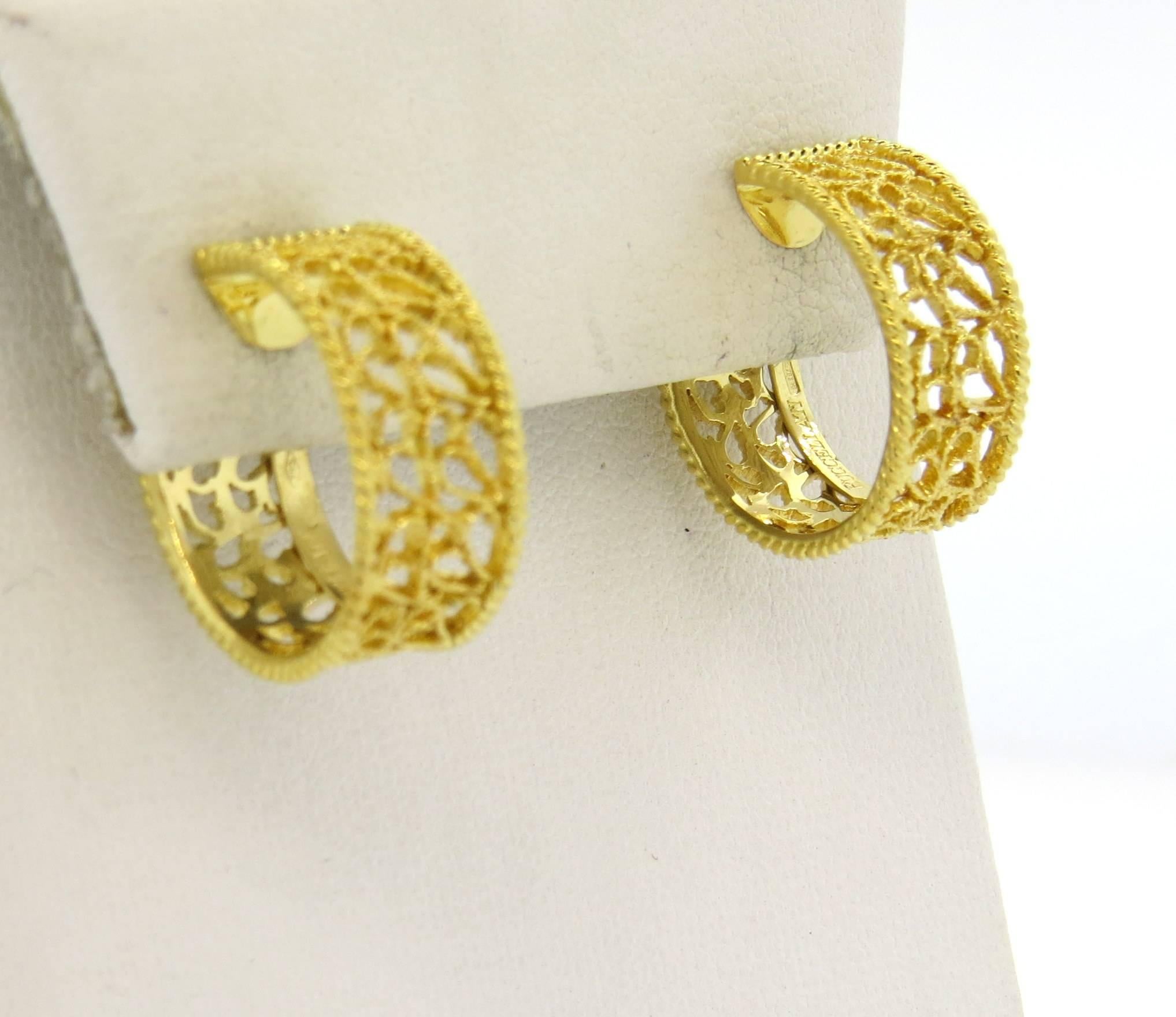 A pair of 18k yellow gold Buccellati hoop earrings, measuring 19mm in diameter x 9mm wide. Marked: Buccellati 750. Weight - 7.4 grams
Come with original Buccellati paperwork 