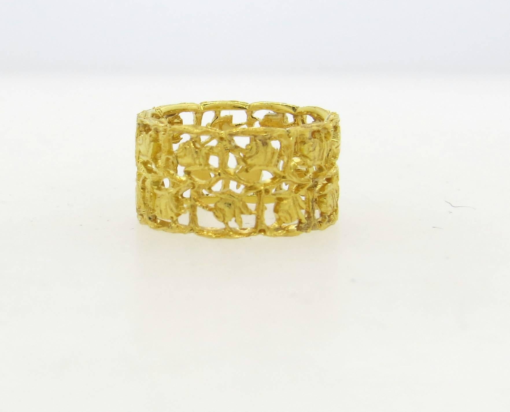 Wide 18k yellow gold floral motif ring, crafted by Buccellati. Ring is a size 5 1/2, ring is 9.8mm wide. Marked: Buccellati Italy 18k. Weight of the piece - 5.1 grams 
Comes with original Buccellati paperwork