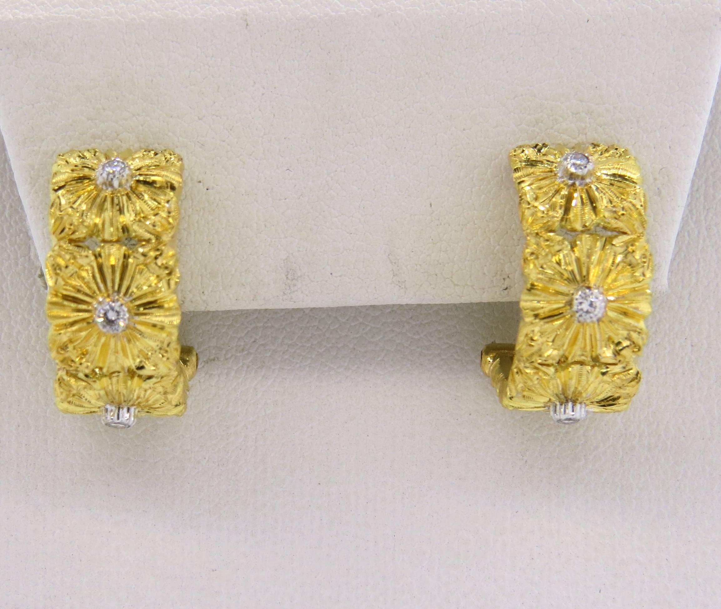 Buccellati Diamond Gold Cassettoni Half Hoop Flower Earrings  In New Condition In Lambertville, NJ