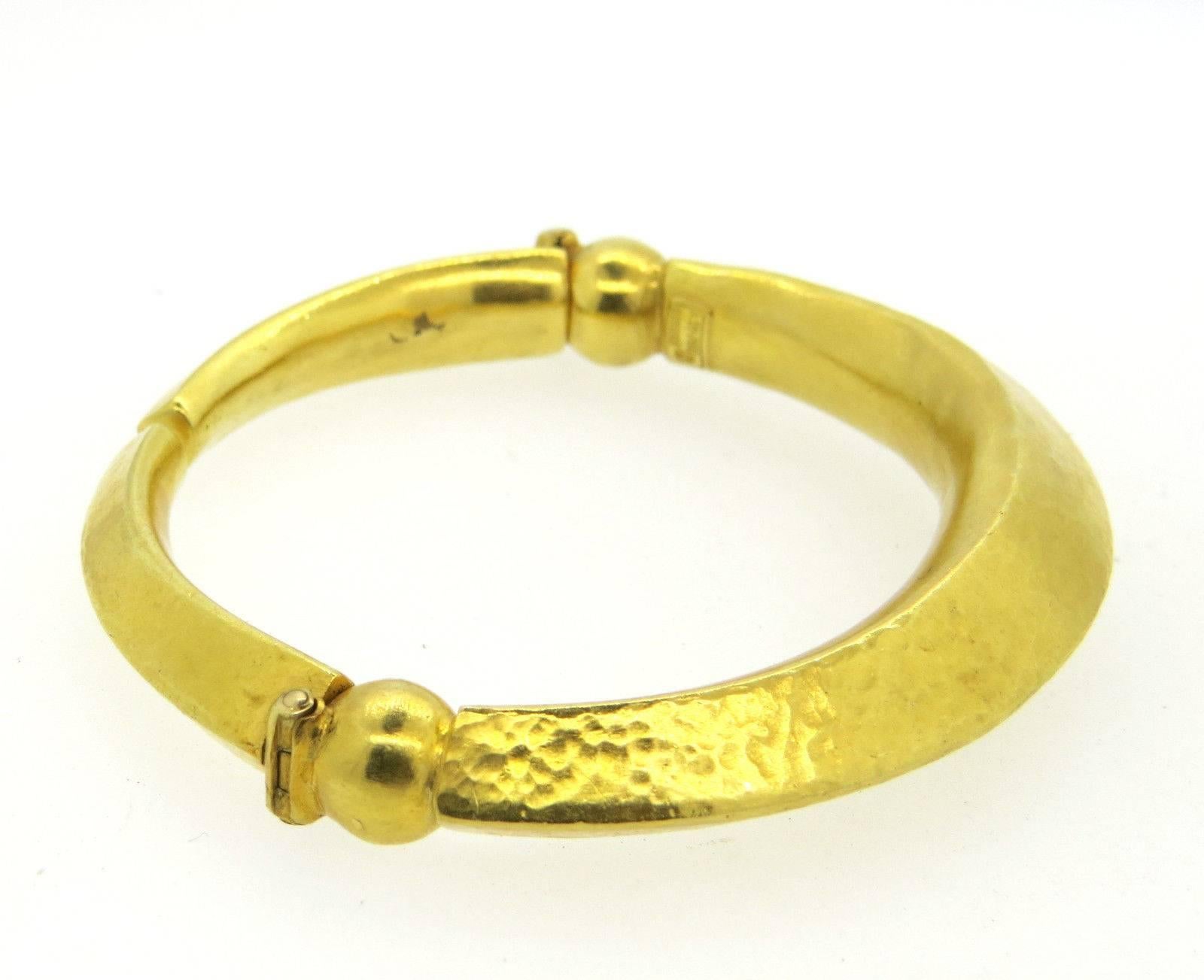 Ilias Lalaounis Greece Hammered Gold Cuff Bracelet In Excellent Condition In Lambertville, NJ
