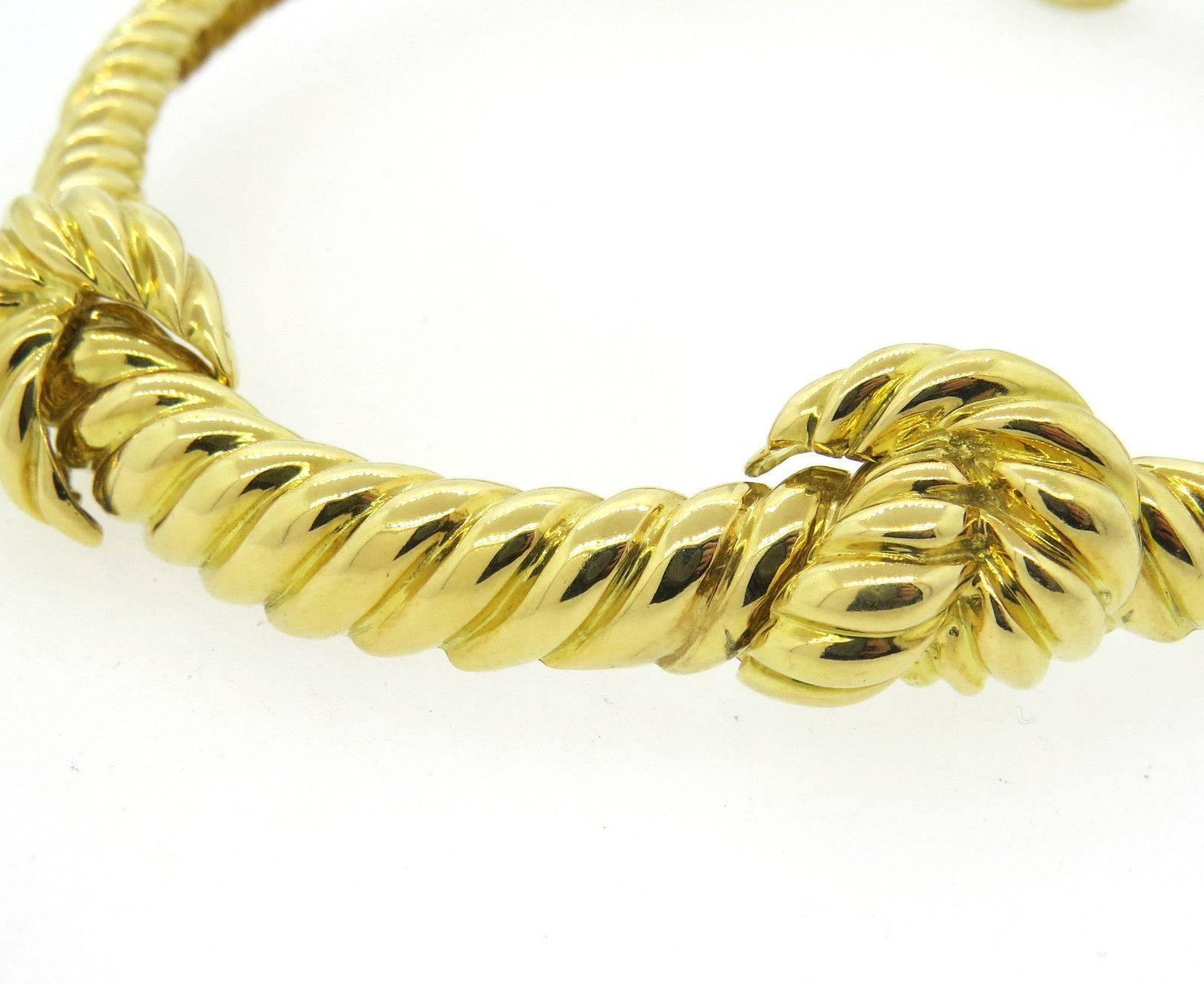 Classic David Webb Gold Knot Necklace In Excellent Condition In Lambertville, NJ