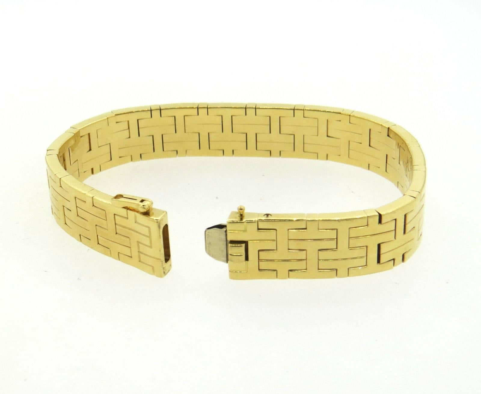 Classic H Pattern Hermes Gold Bracelet In Excellent Condition In Lambertville, NJ