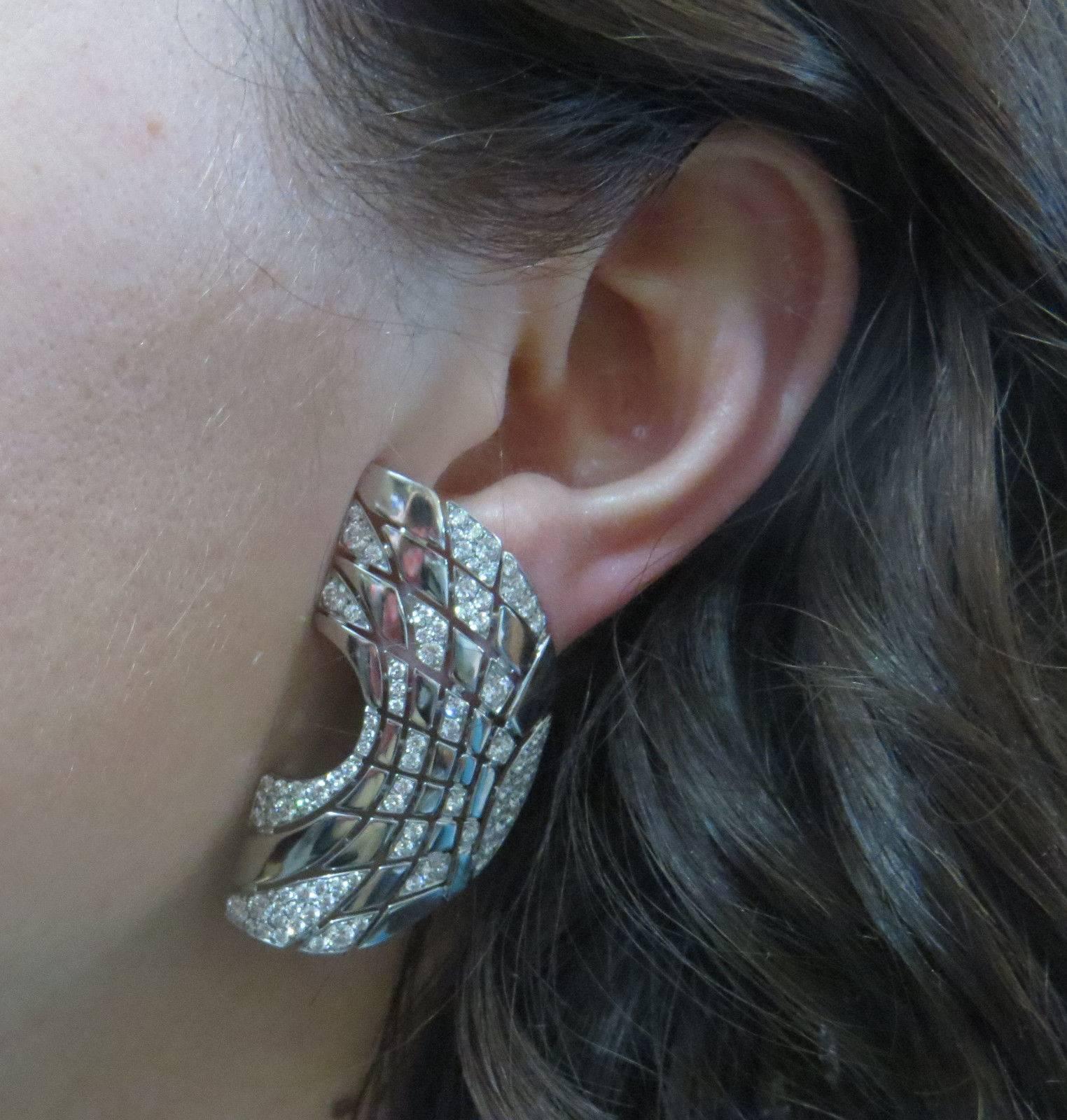 Large Palmiero Diamond Gold Earrings In Excellent Condition For Sale In Lambertville, NJ