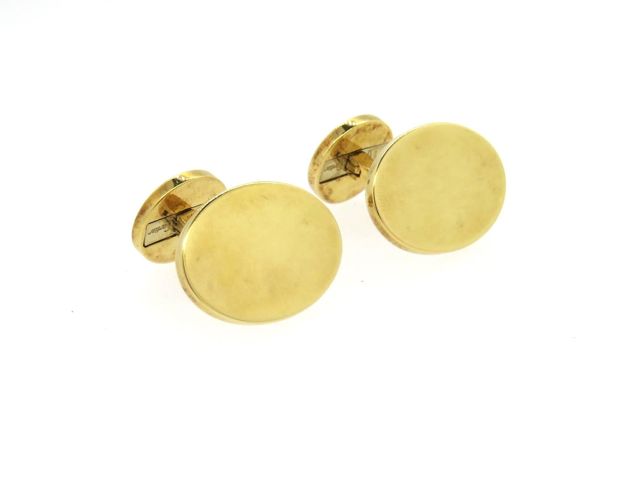 Large Classic Cartier Gold Oval Cufflinks In Excellent Condition In Lambertville, NJ