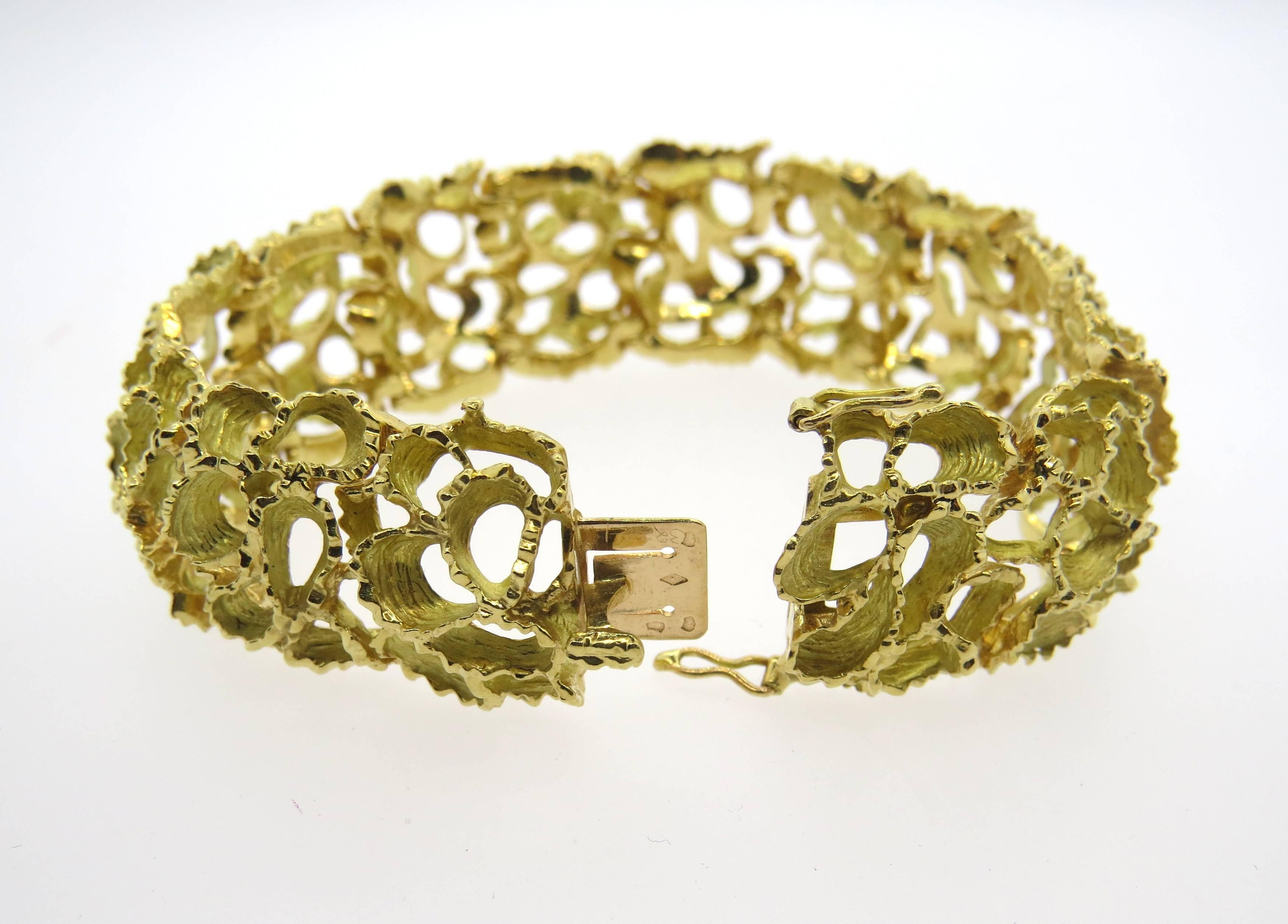 French 1960s Free Form Textured Gold Bracelet In Excellent Condition In Lambertville, NJ