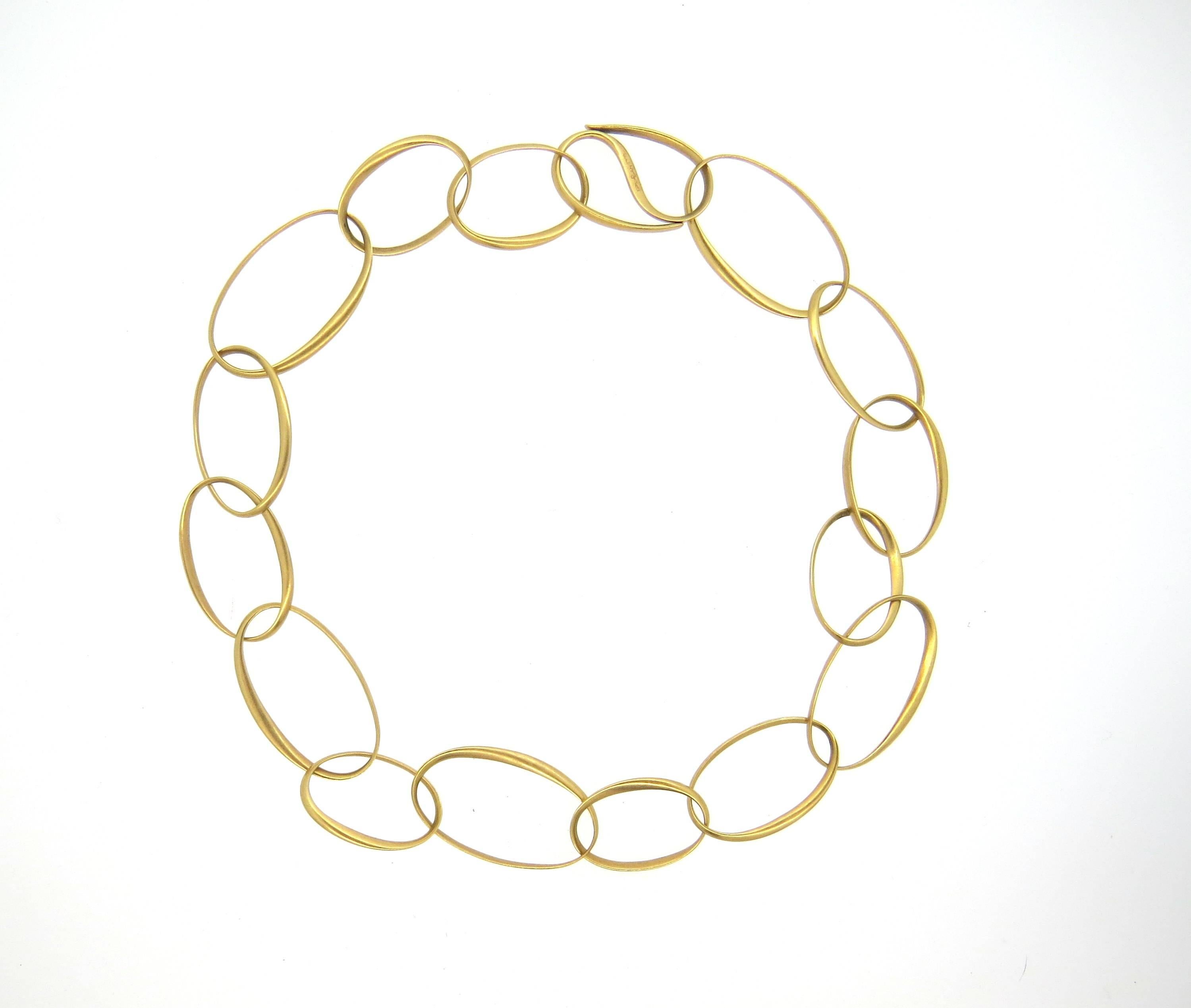 Pomellato Victoria Rose Gold Oval LInk Necklace In Excellent Condition In Lambertville, NJ