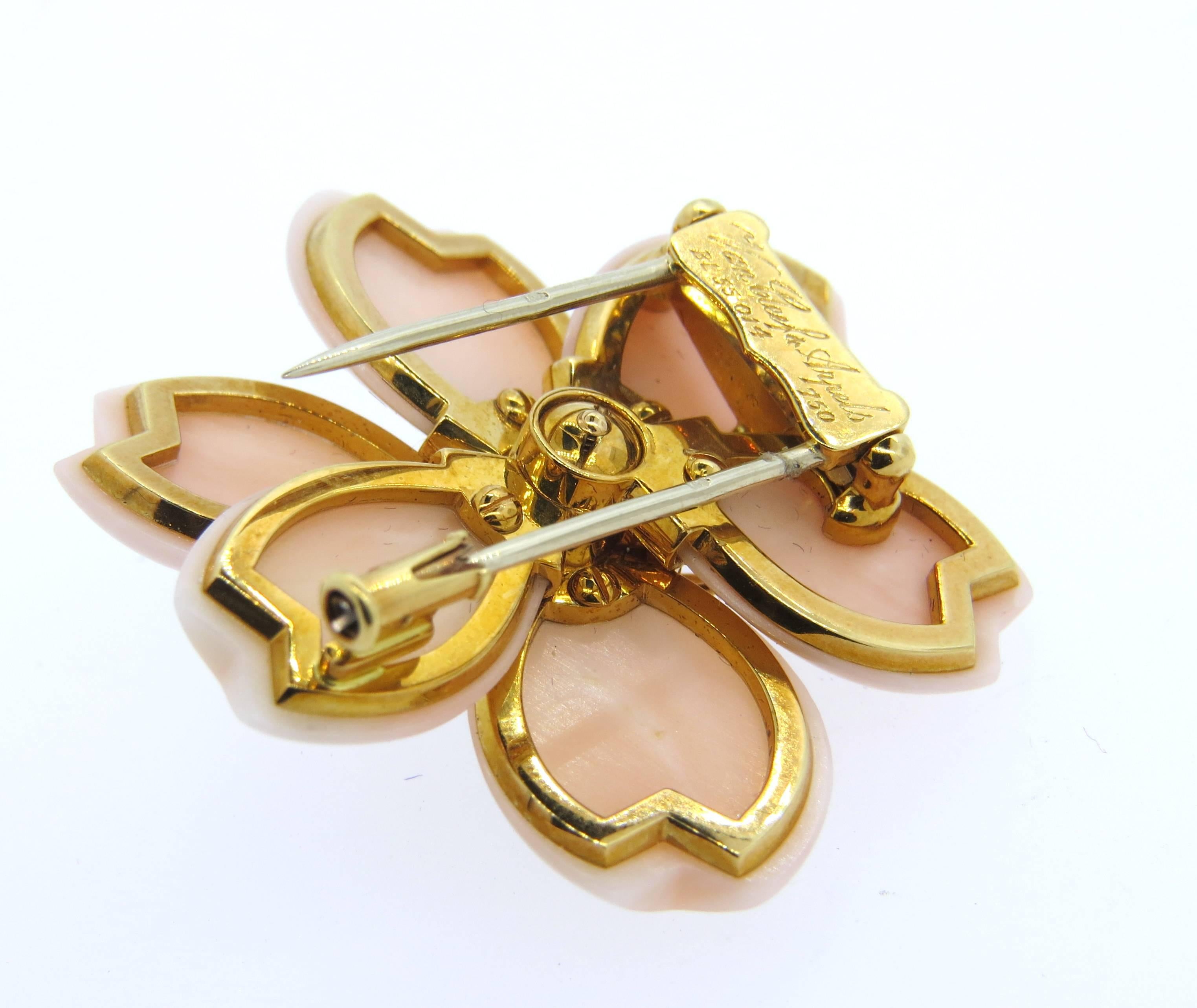 Van Cleef & Arpels Rose de Noel Coral Diamond Gold Flower Brooch Pin  In Excellent Condition In Lambertville, NJ