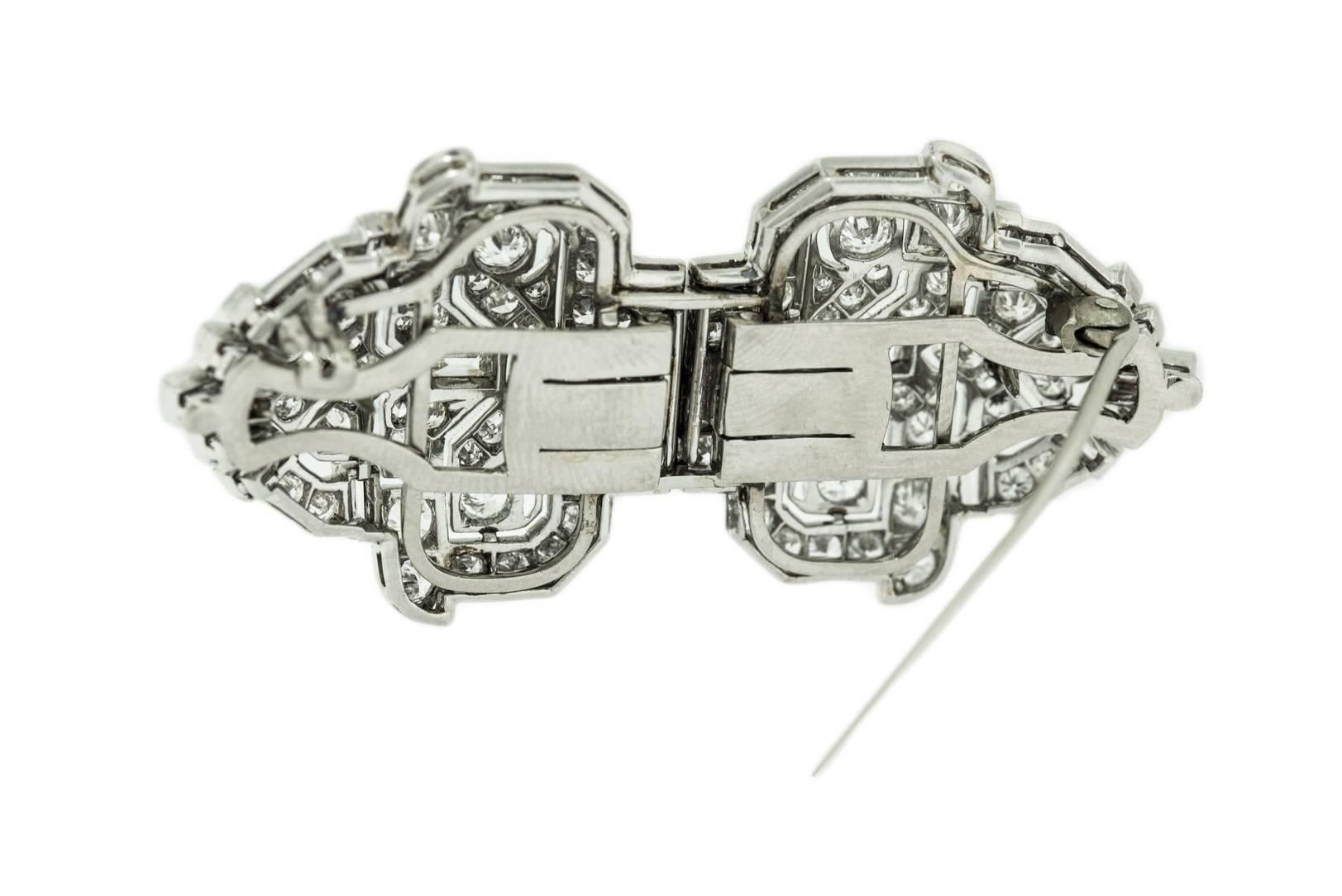 1930s Art Deco Diamond Platinum Brooch Clip In Excellent Condition For Sale In Toronto, Ontario
