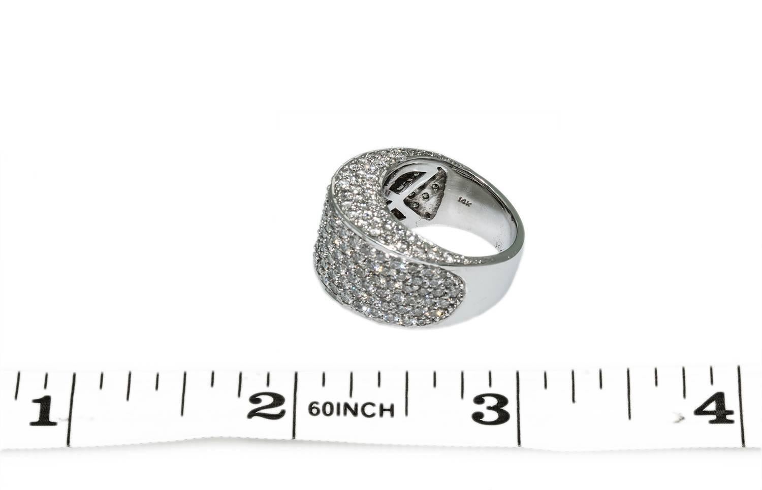 Large Dazzling 5 ct. Pave Diamonds Gold Ring For Sale 1