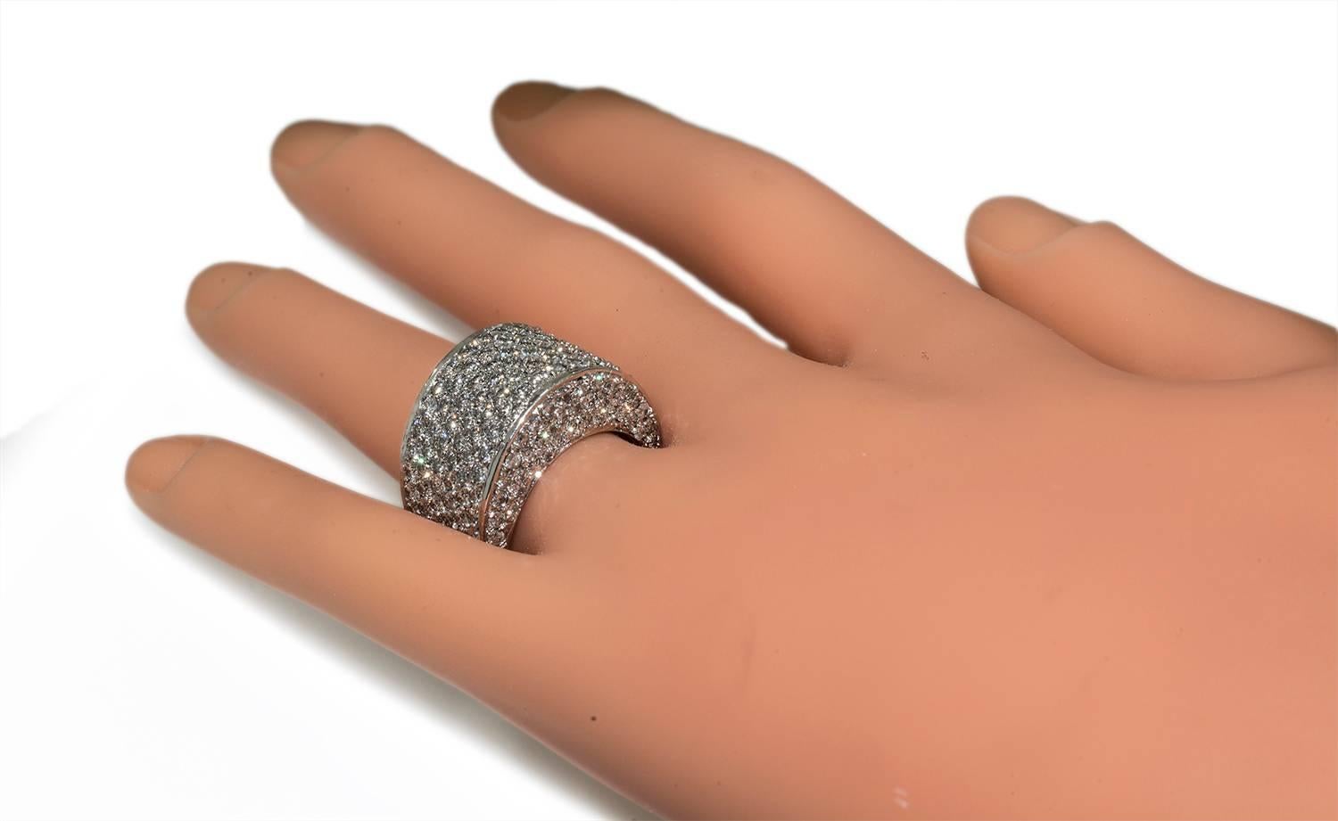 Women's Large Dazzling 5 ct. Pave Diamonds Gold Ring For Sale