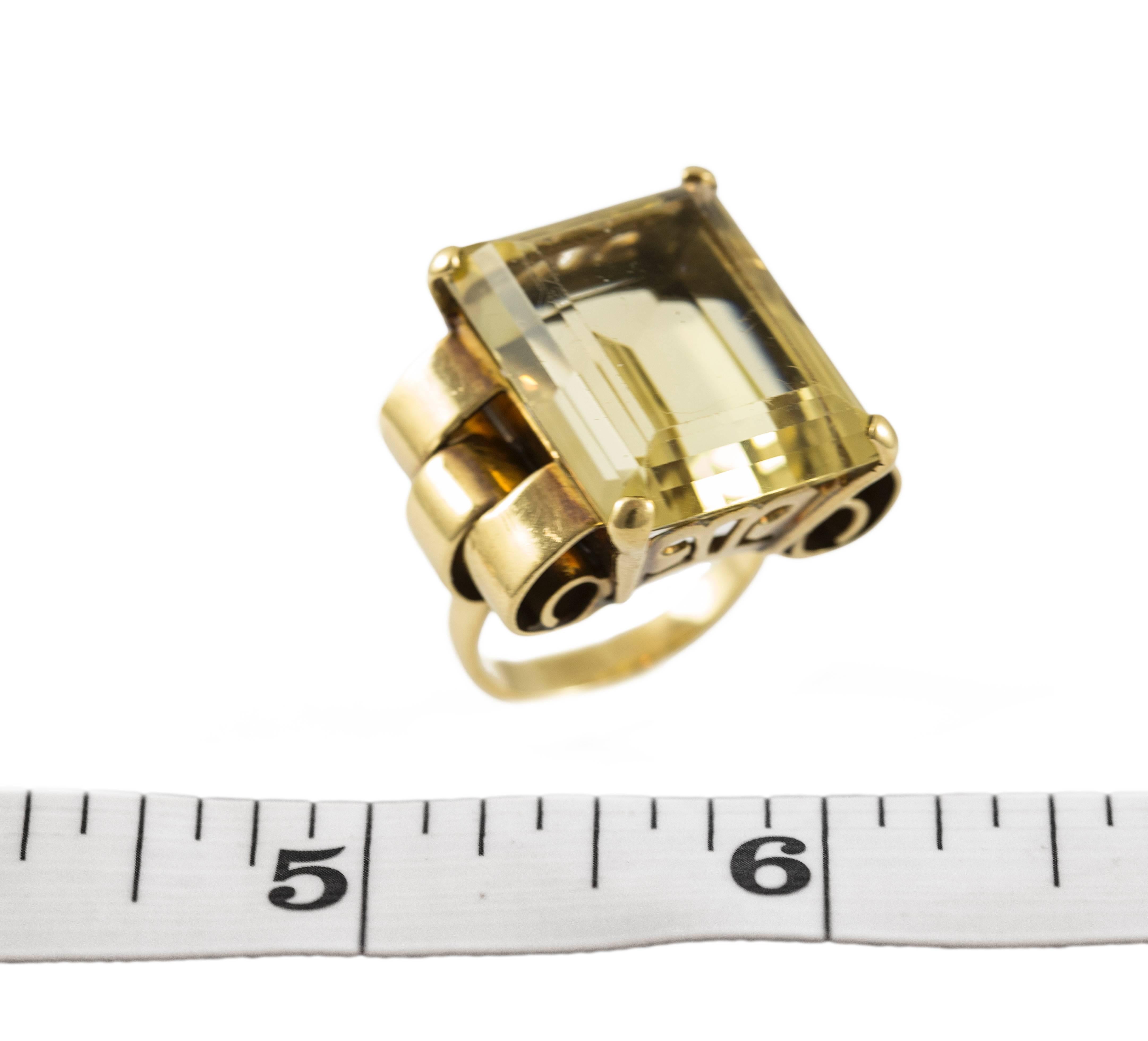 Large Hand Made Retro Lemon Quartz Gold Ring In Excellent Condition For Sale In Toronto, Ontario