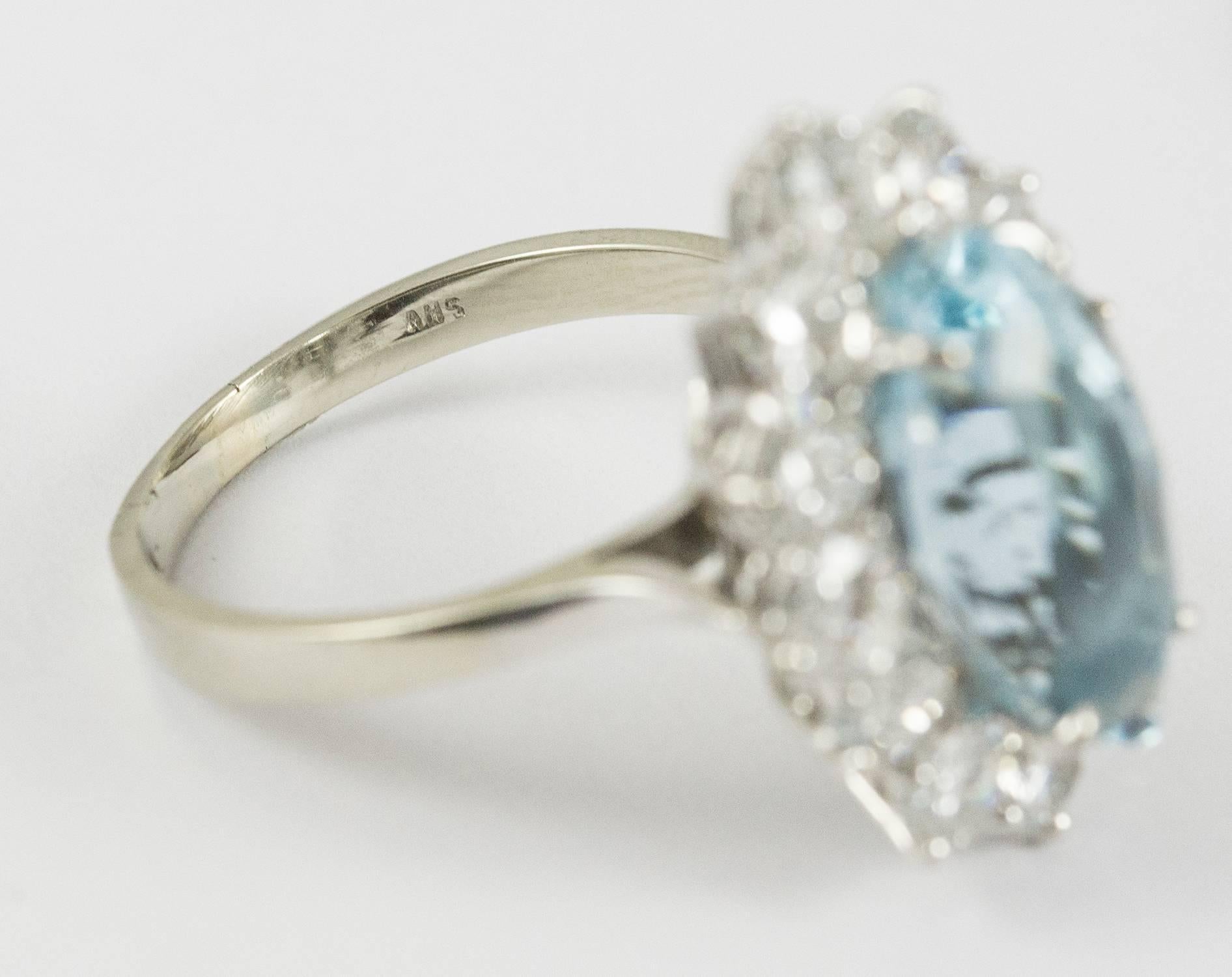 Custom Made Aquamarine Diamond Gold Ring In Excellent Condition For Sale In Toronto, Ontario