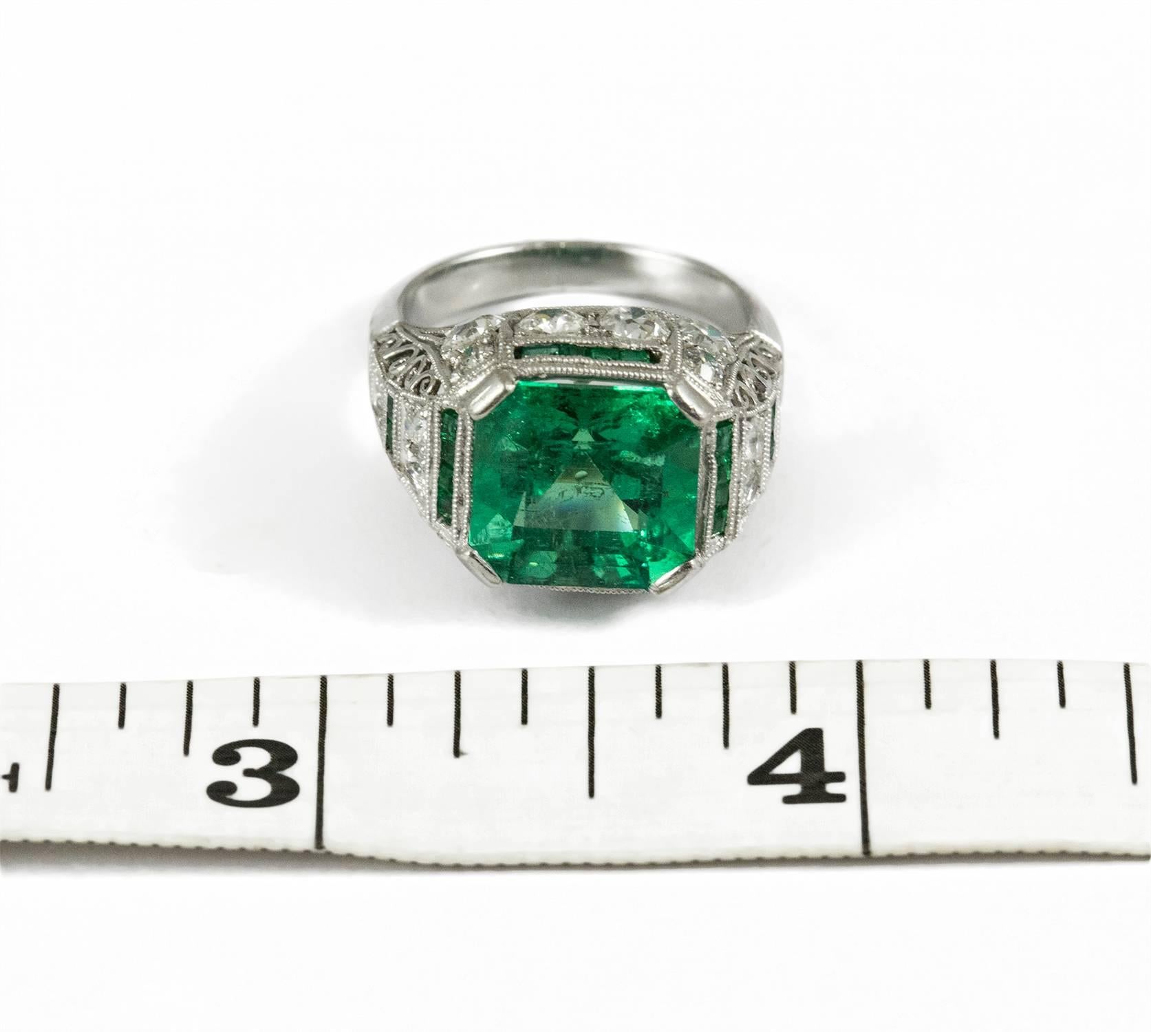 Women's Exceptional Art Deco Emerald Diamond Platinum Ring